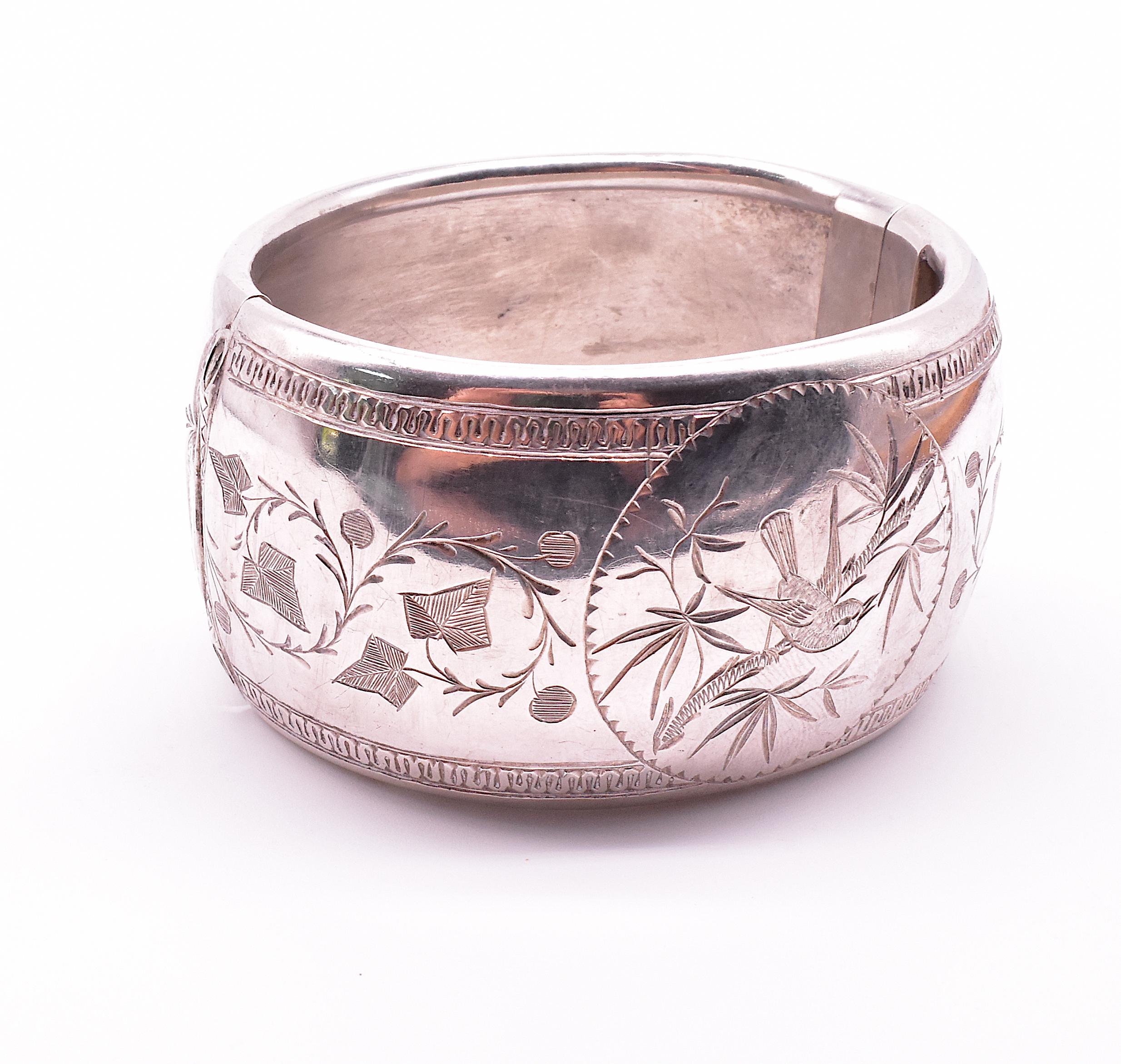 Wide Victorian Silver Bangle In Excellent Condition In Baltimore, MD