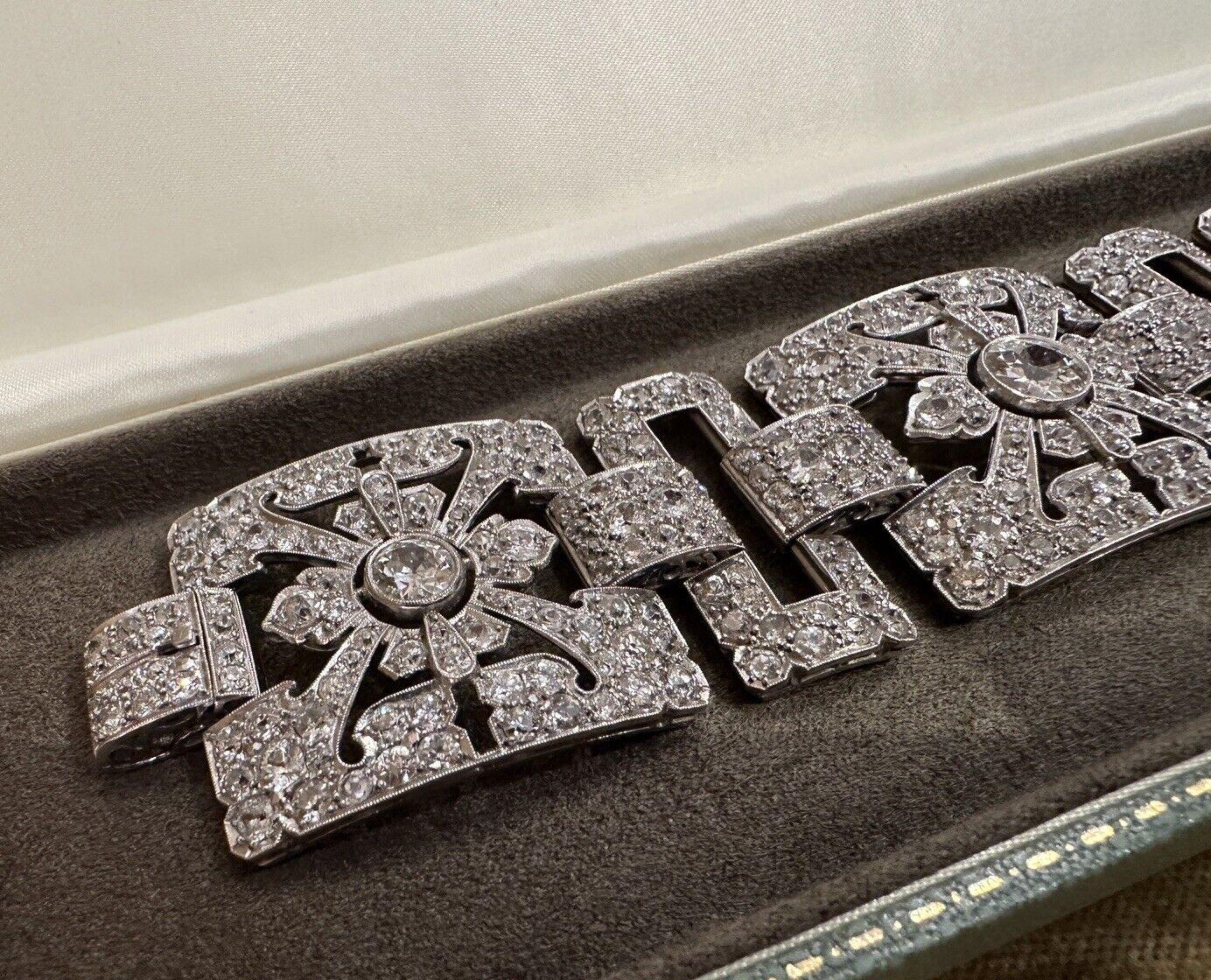 Wide Vintage Diamond Bracelet 35 carats in Platinum and White Gold For Sale 4
