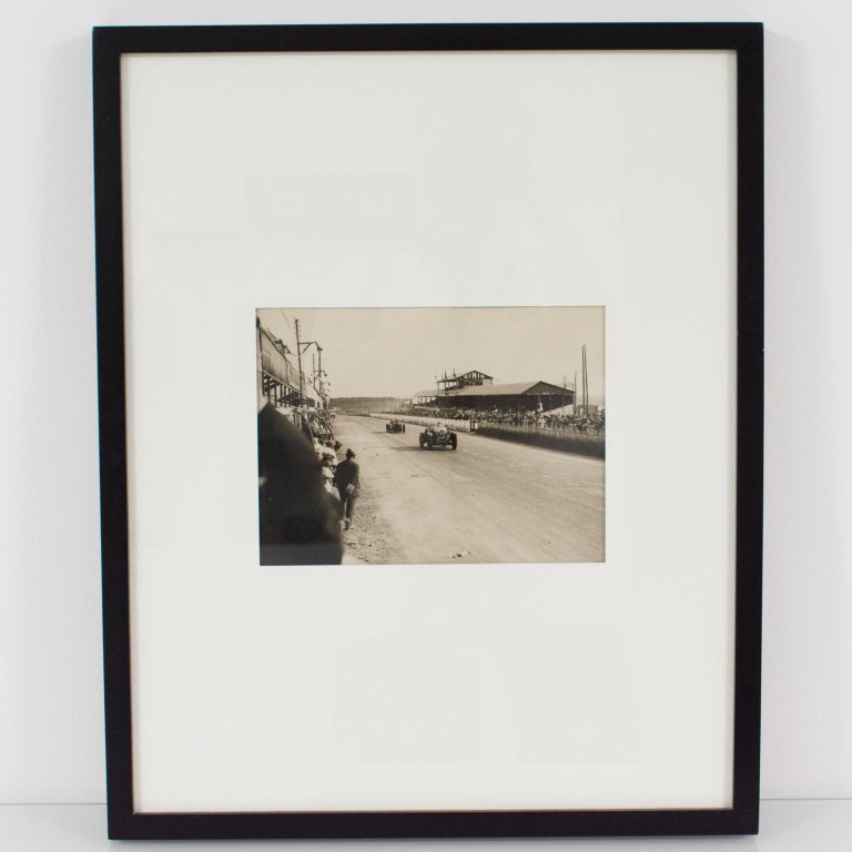 An original silver gelatin black and white photograph by Wide World Photos - car race in France, circa 1920.
Features:
Original Silver Gelatin Print Photograph framed
Press Photograph
Press Agency: Wide World Photos
Photographer: Anonymous
Title: