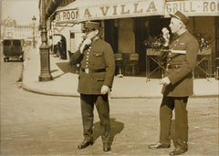 Policiers à Paris vers 1930, photographie noir et blanc au gélatino d'argent