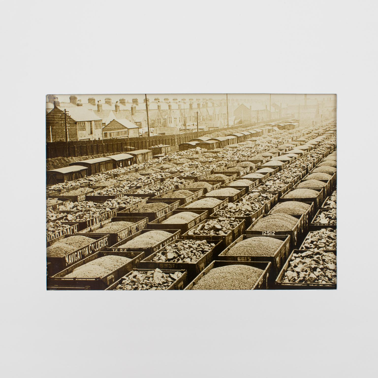 Silber-Gelatine-B- und W-Fotografie für Eisenbahnwaggons in Wales, England, 1930 im Angebot 1