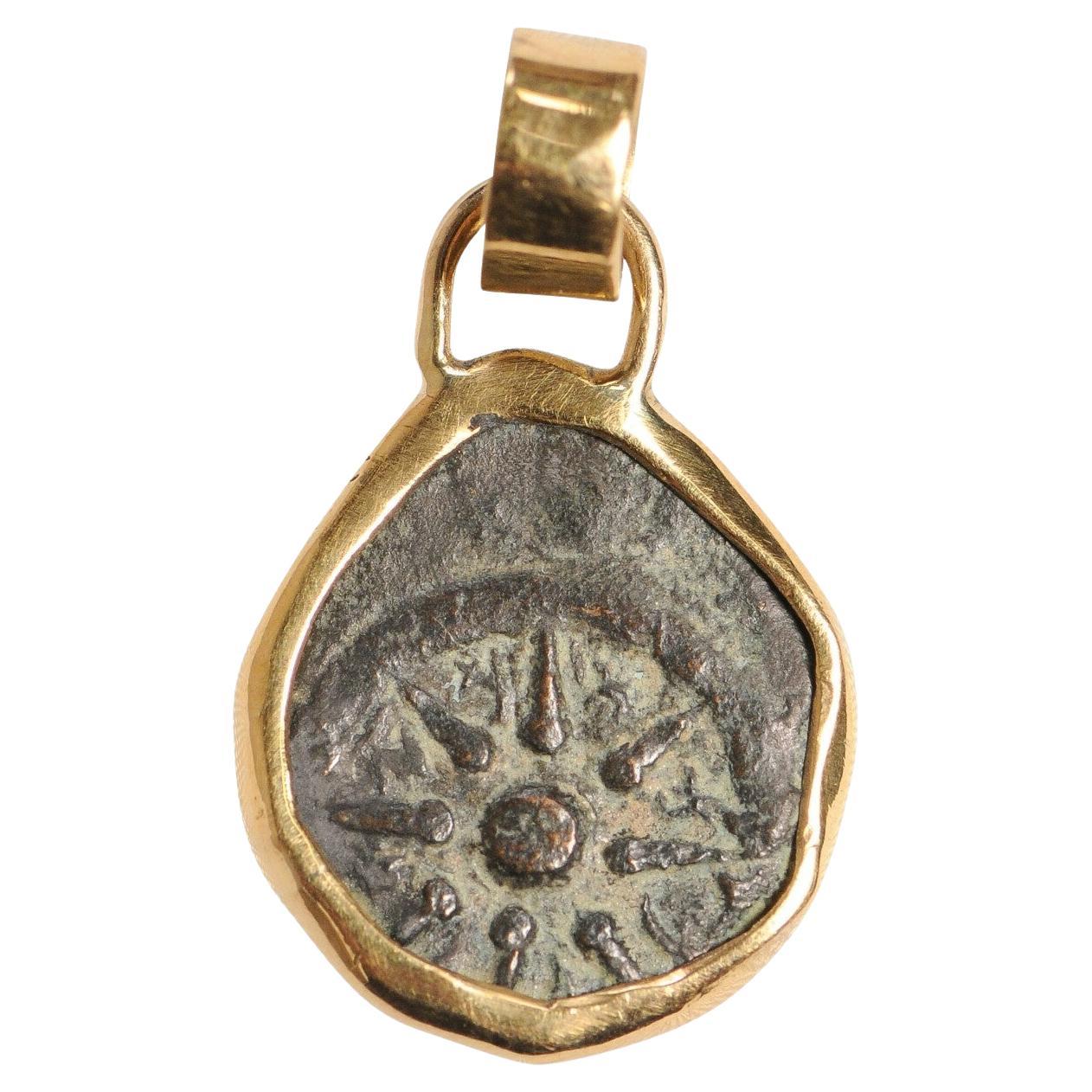 Widow Mite Coin Pendant in 18 Kt gold For Sale