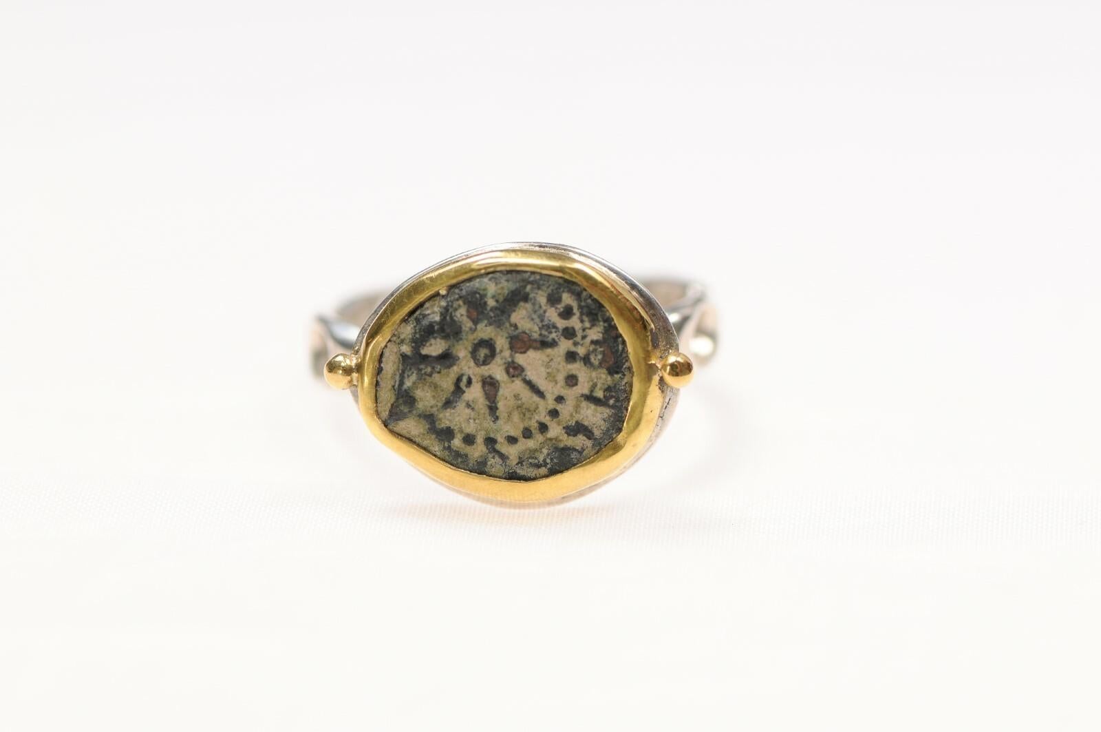 Anello Prutah con acaro della vedova, 18 carati e argento in vendita 2