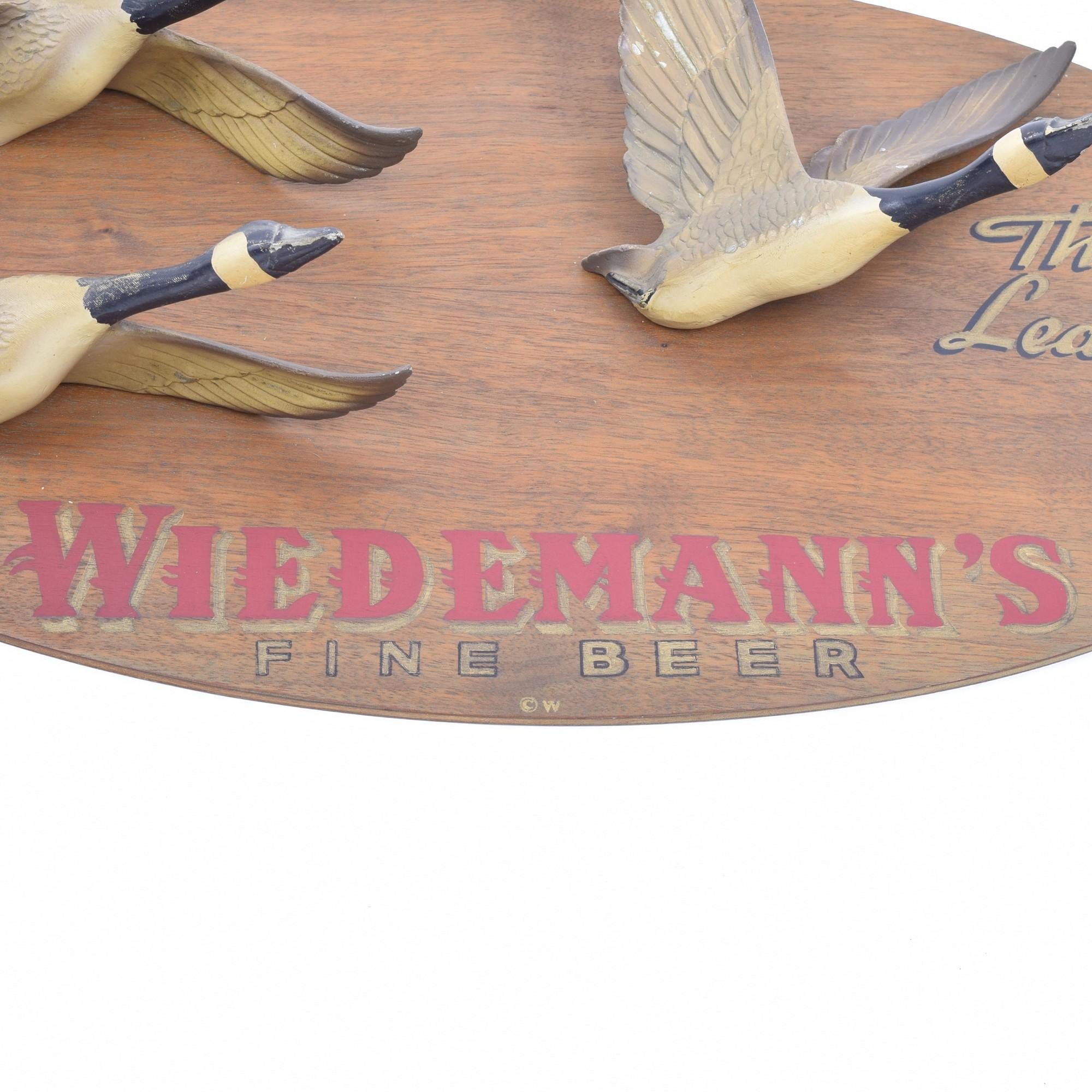 Milieu du XXe siècle Panneau pour acheteurs de bière Wiedemann en vente