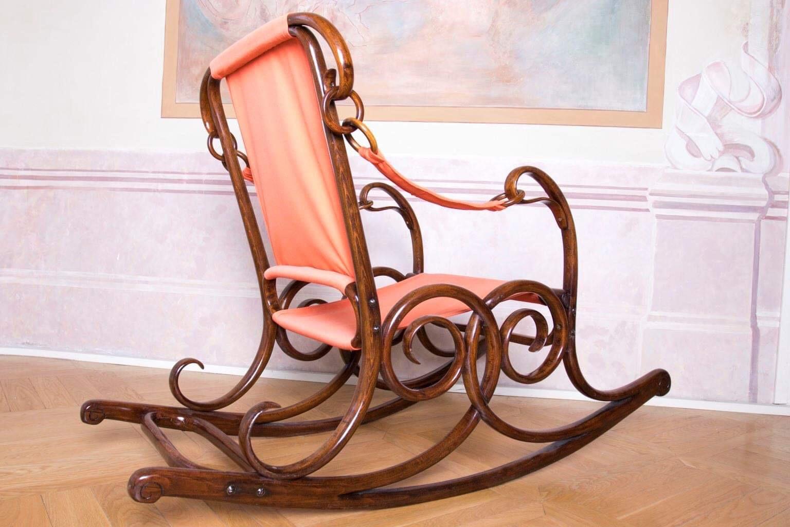 Wien Thonet Art Nouveau Rocking Chair No.3 For Sale 3