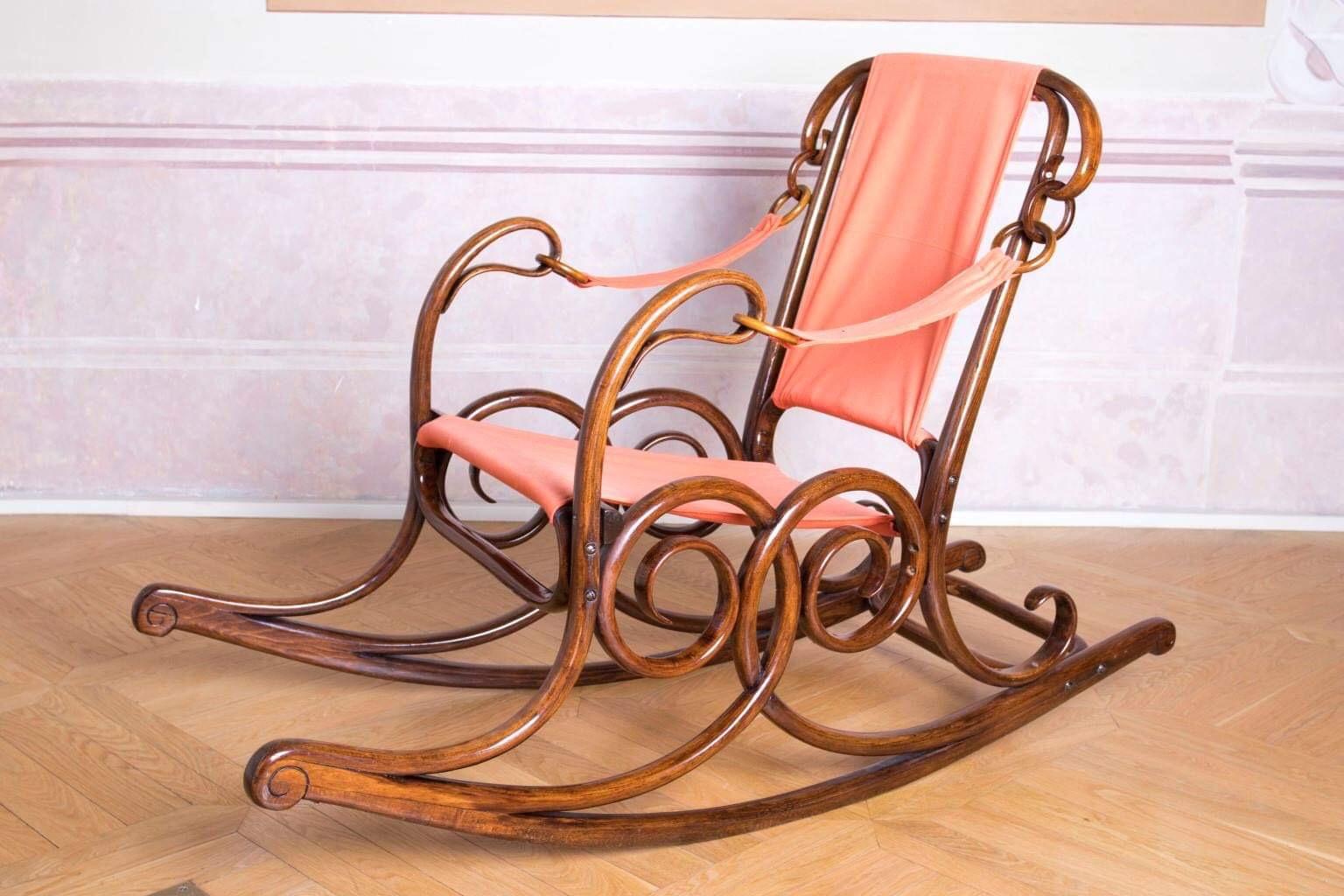 20th Century Wien Thonet Art Nouveau Rocking Chair No.3 For Sale