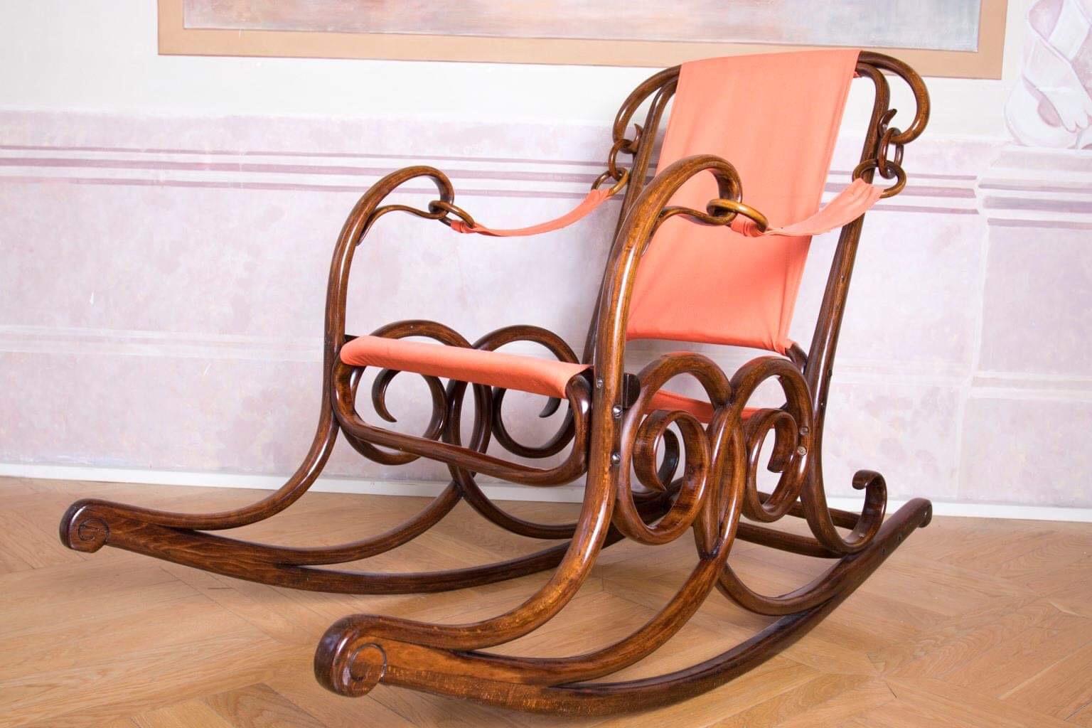 Wien Thonet Art Nouveau Rocking Chair No.3 (Bugholz) im Angebot