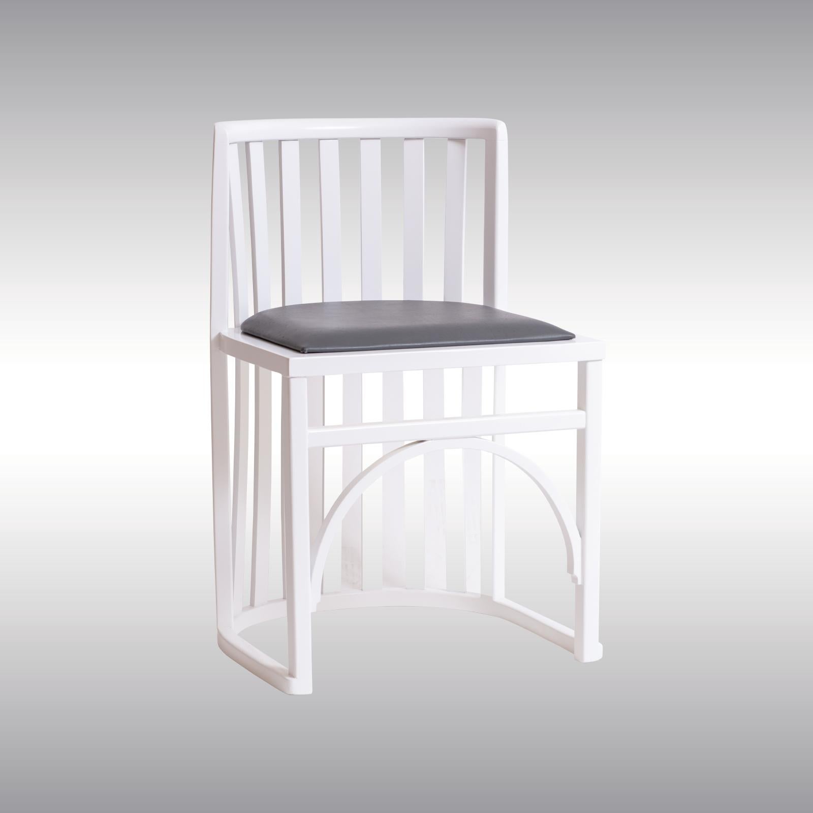 Beechwood white lacquered, seat newly upholstered with gray leather, restored, seems to be the predecessor model of the rare 797 chair by Thonet, compare with the prescription by the Dorotheum Auction House at the Gallery.