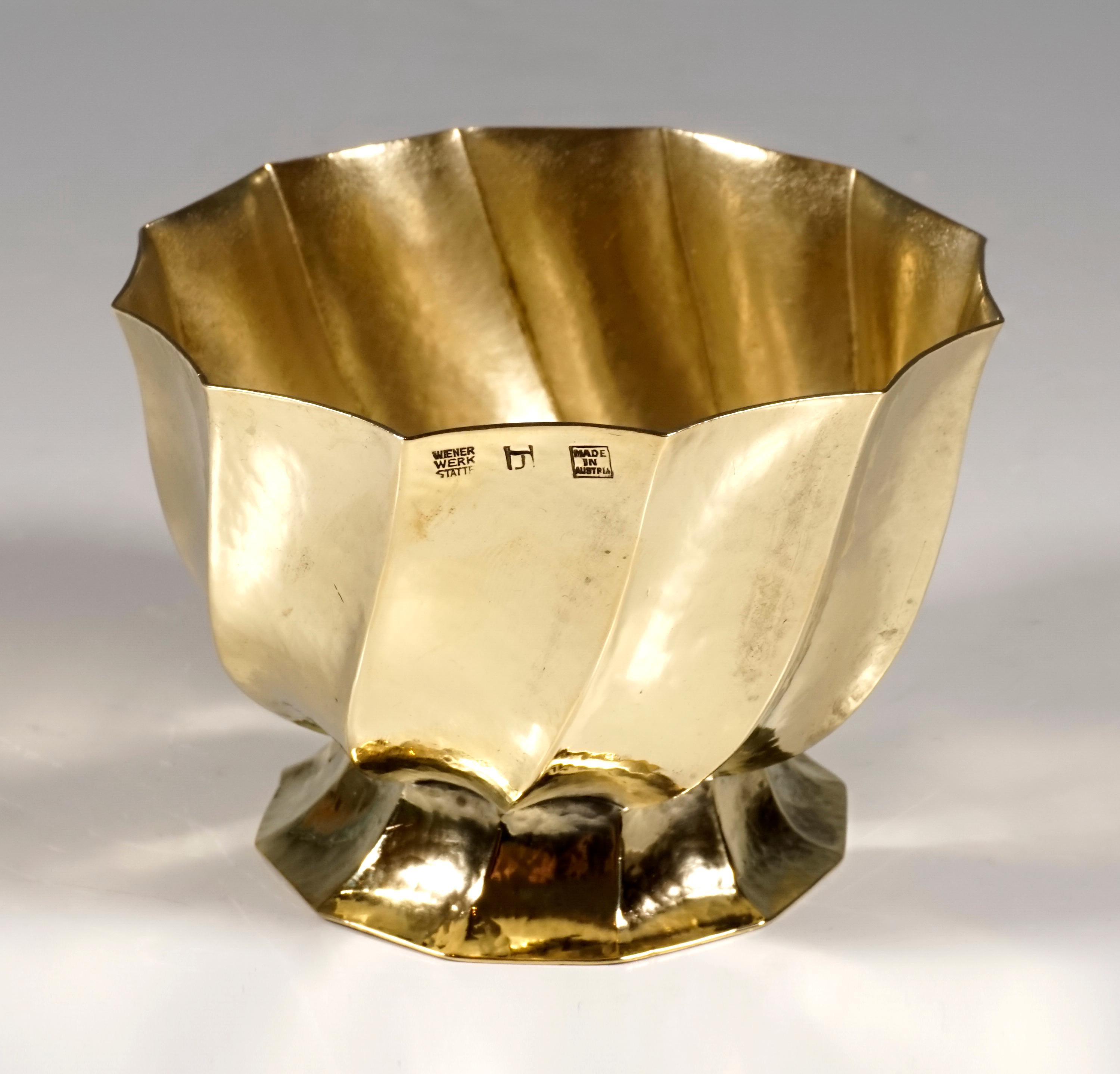 Art Nouveau Wiener Werkstaette Hammered Brass Cigarette Bowl by Josef Hoffmann, circa 1920