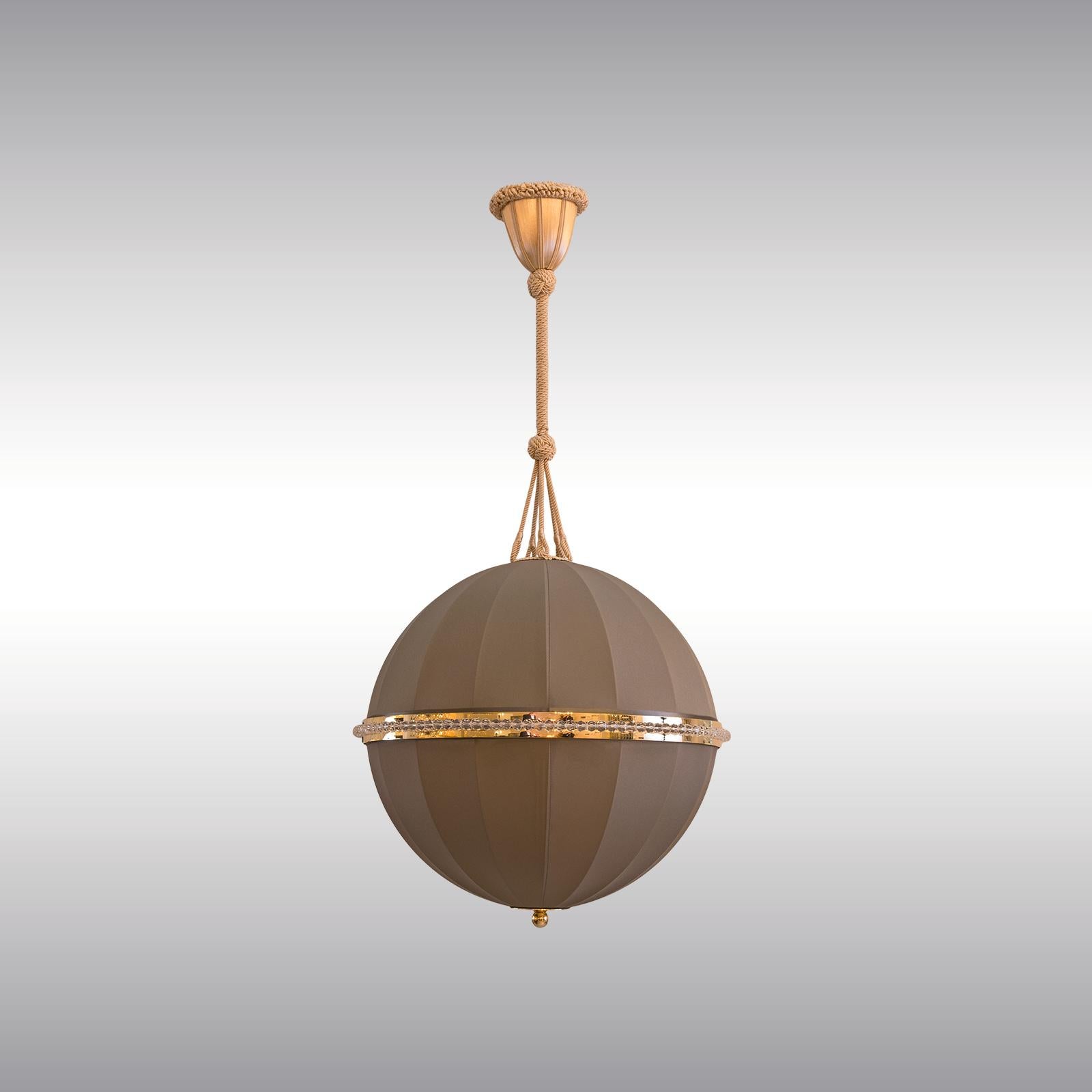 A l'origine, un dessin de Josef Hoffmann pour le Staekelborg, Knips et pour le manoir de Berta Zuckerkandl. Celui-ci a été conçu pour le célèbre Graben Cafè à Vienne - Existe dans toutes les tailles. Les autres images montrent la lampe dans une