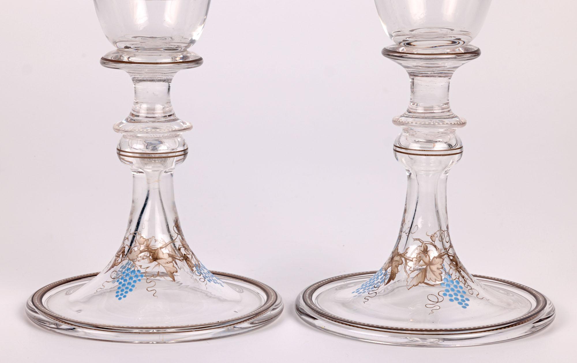 Autrichien Paire de gobelets en verre émaillé attribués à la Wiener Werkstatte en vente
