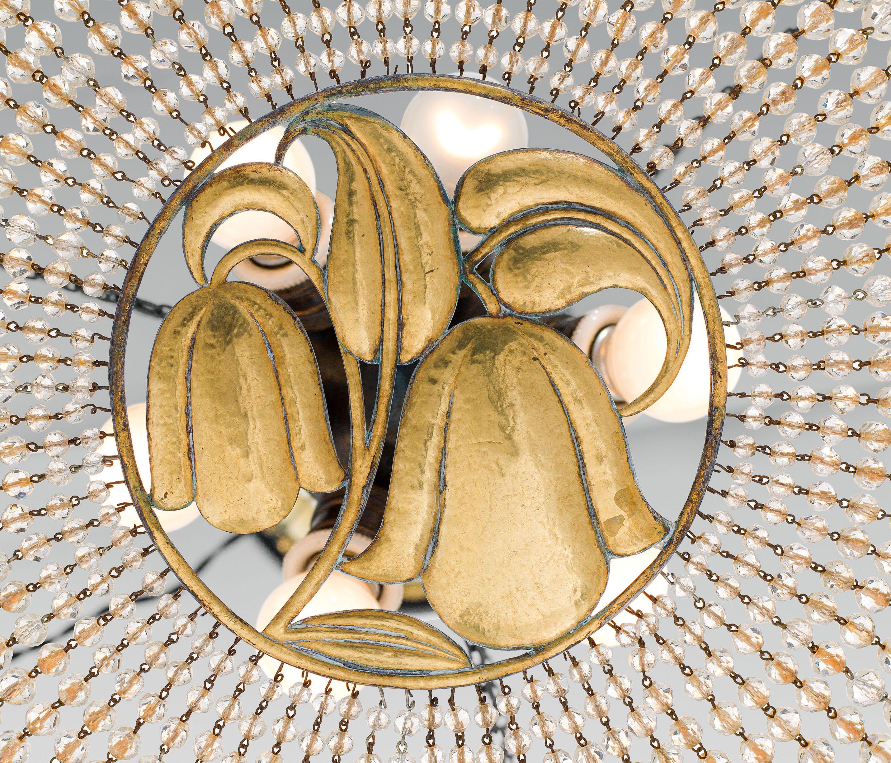 Kronleuchter aus getriebenem Messing und Glas, Wiener Werkstätte, Edition (Jugendstil) im Angebot