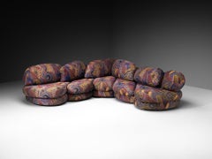 Sofá modular orgánico de Wiener Werkstätten de los años 70, con tela de colores vivos