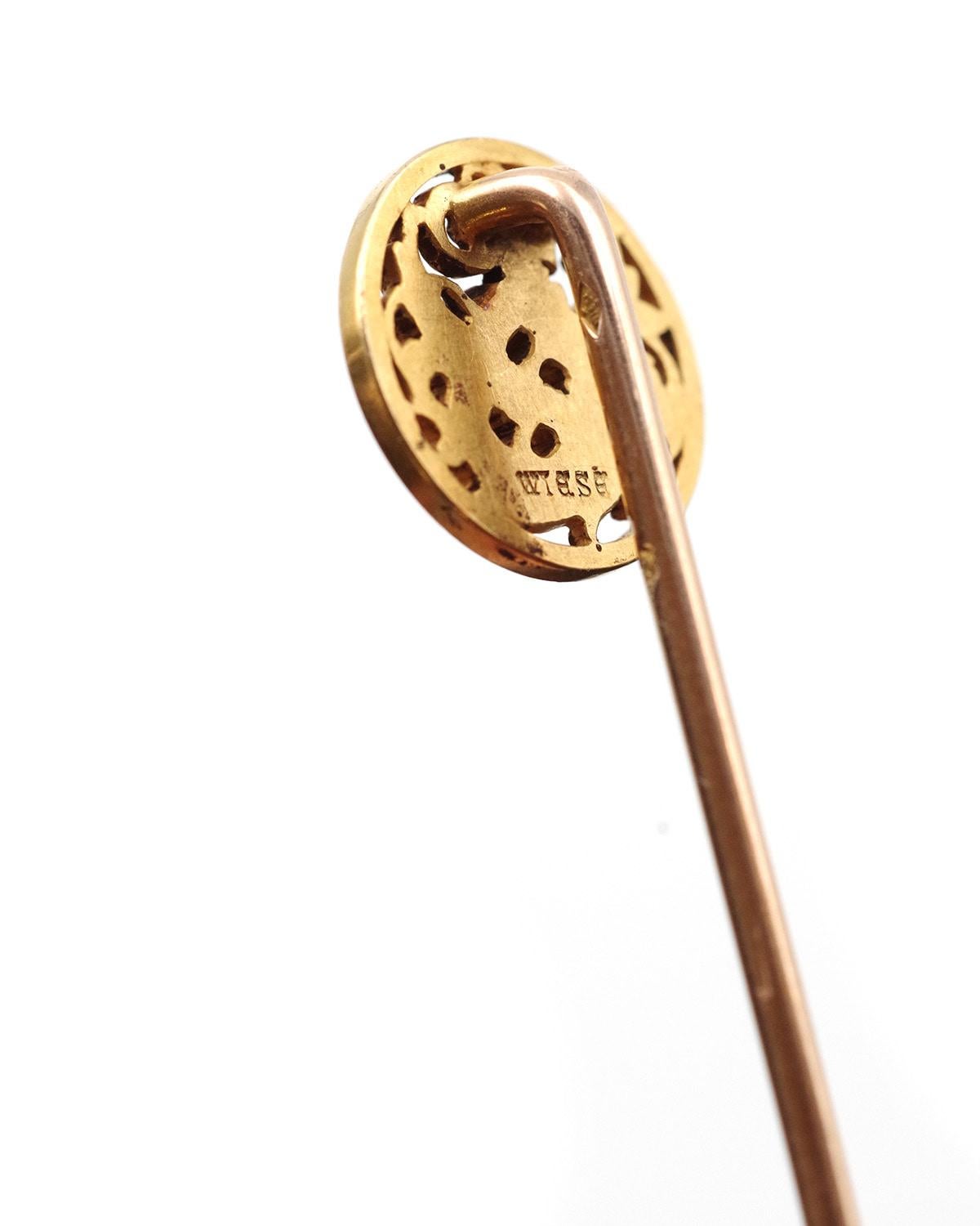 De los hombres Alfiler Wiese Quimera de oro de 18 quilates, alfiler de corbata de renacimiento gótico, firmado por Louis Wiese en venta