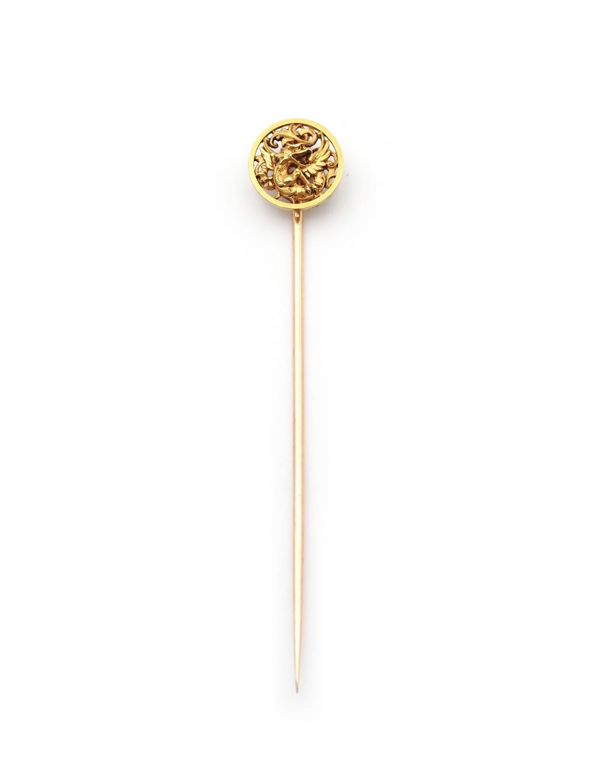 Alfiler Wiese Quimera de oro de 18 quilates, alfiler de corbata de renacimiento gótico, firmado por Louis Wiese en venta 2