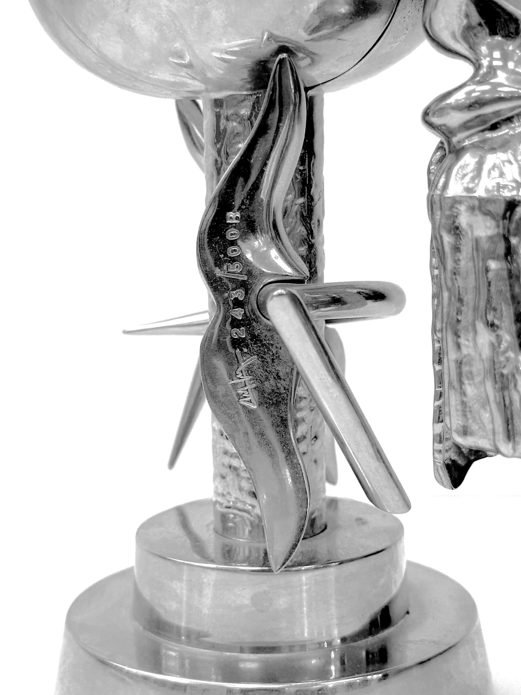 Oiseau de fer (signed chrome plated sculpture) (Surrealismus), Sculpture, von Wifredo Lam