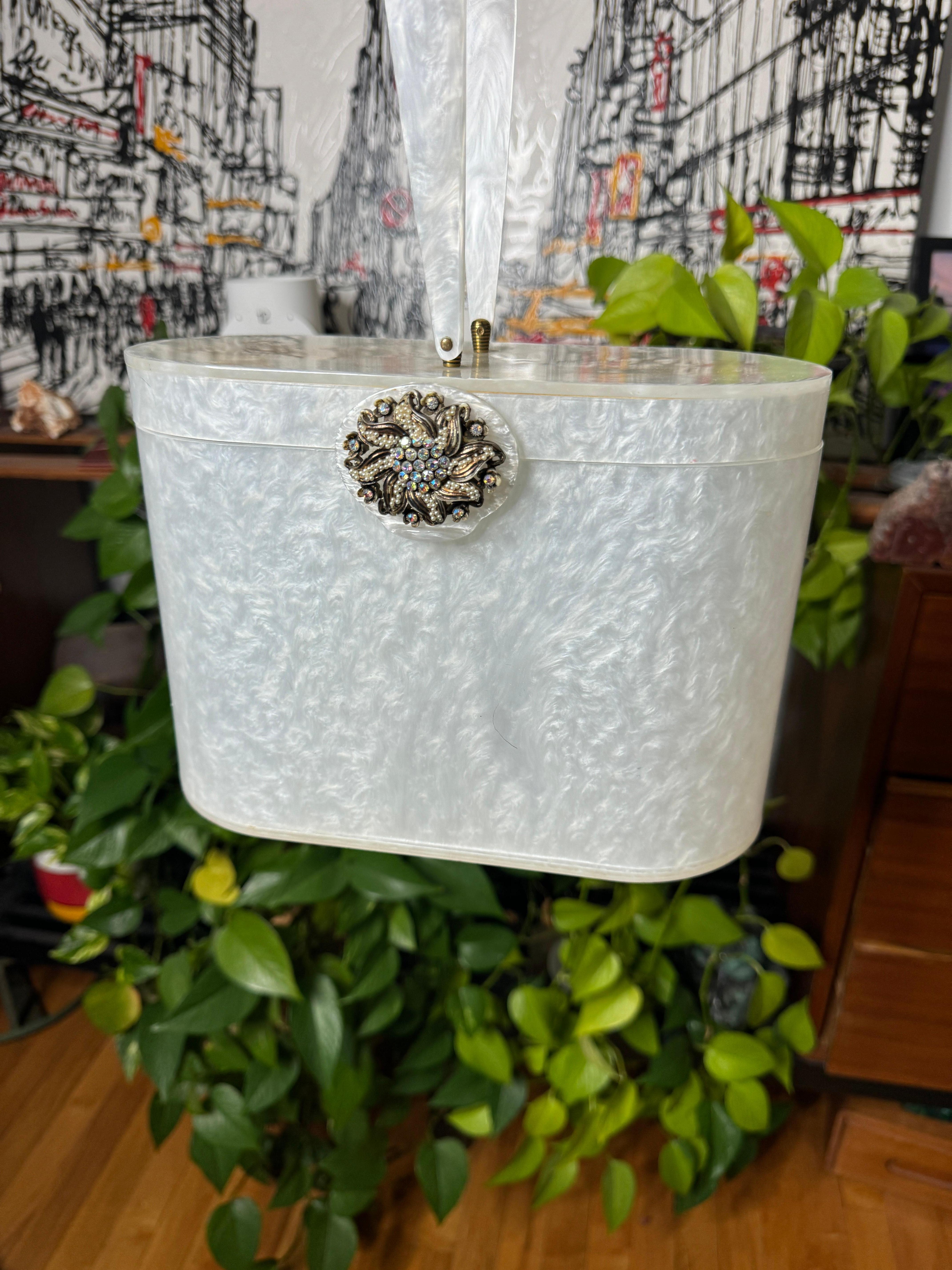 Sac Wilardy Dooner en marbre blanc Lucite - Pièce de livre en vente 3