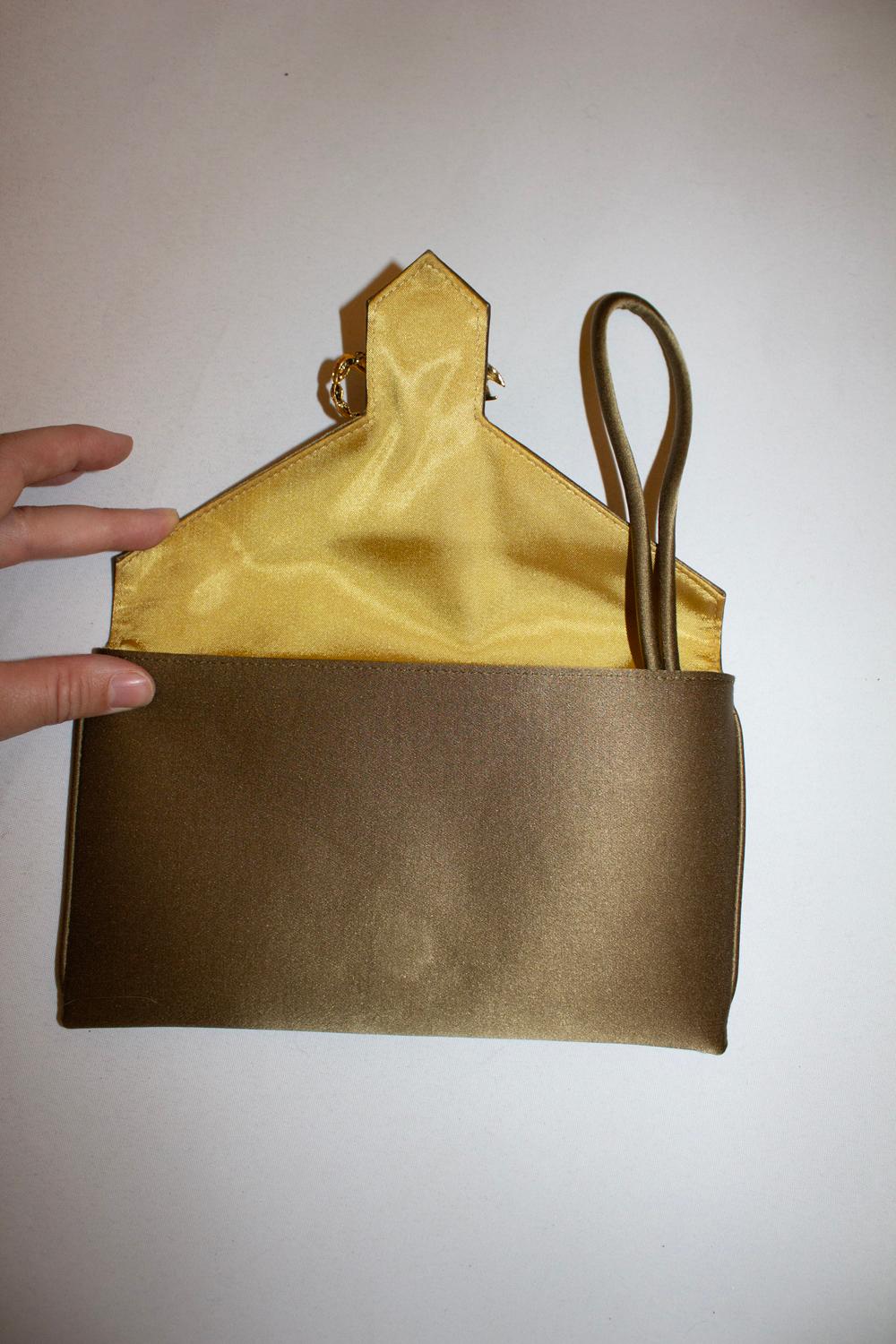 Wilbur und Gussie Abendtasche aus Seide mit dekorativem Skorpionverschluss aus Seide im Zustand „Gut“ im Angebot in London, GB