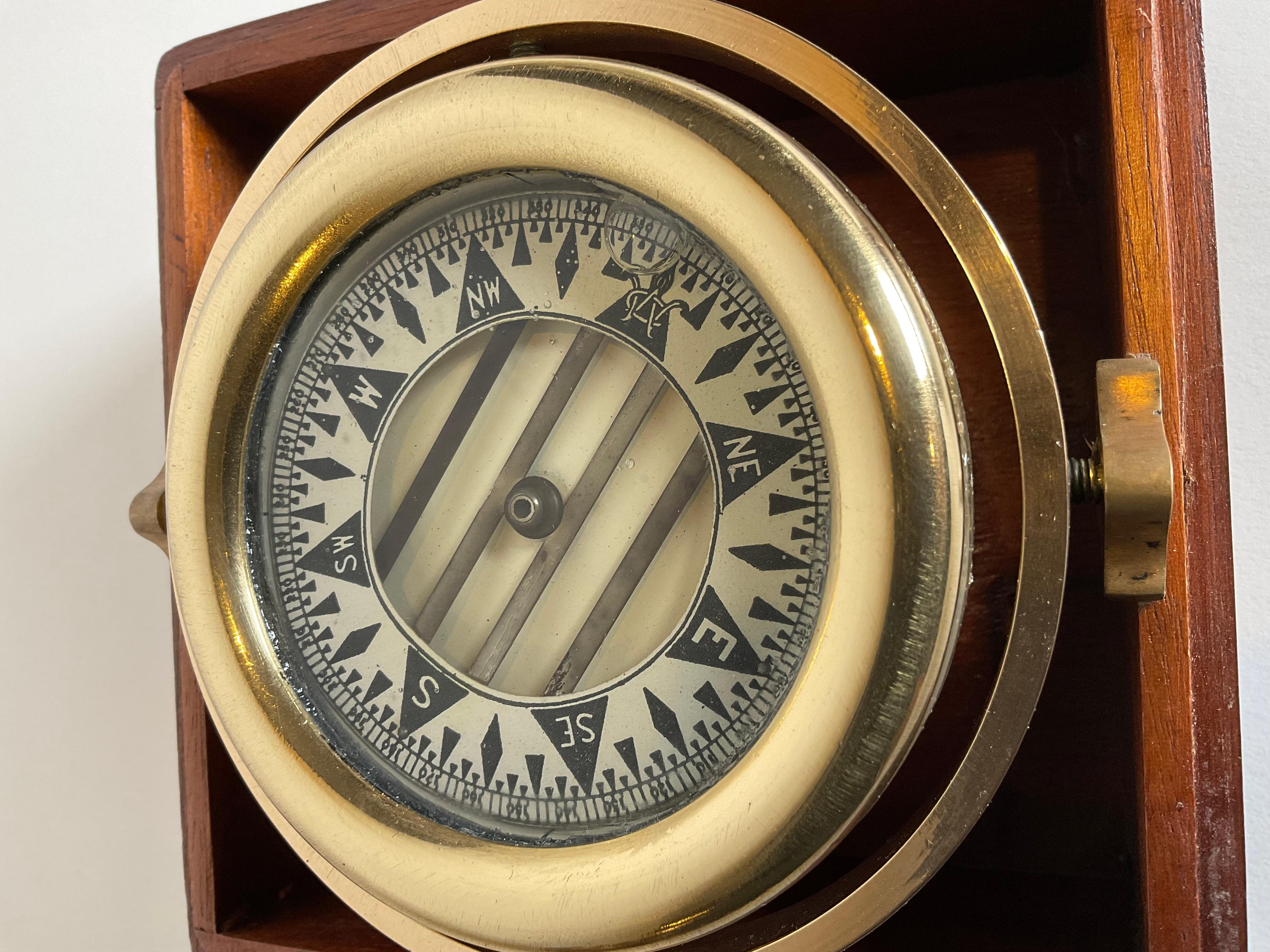 Wilcox Crittenden Boat Compass in Mahogany Box 2