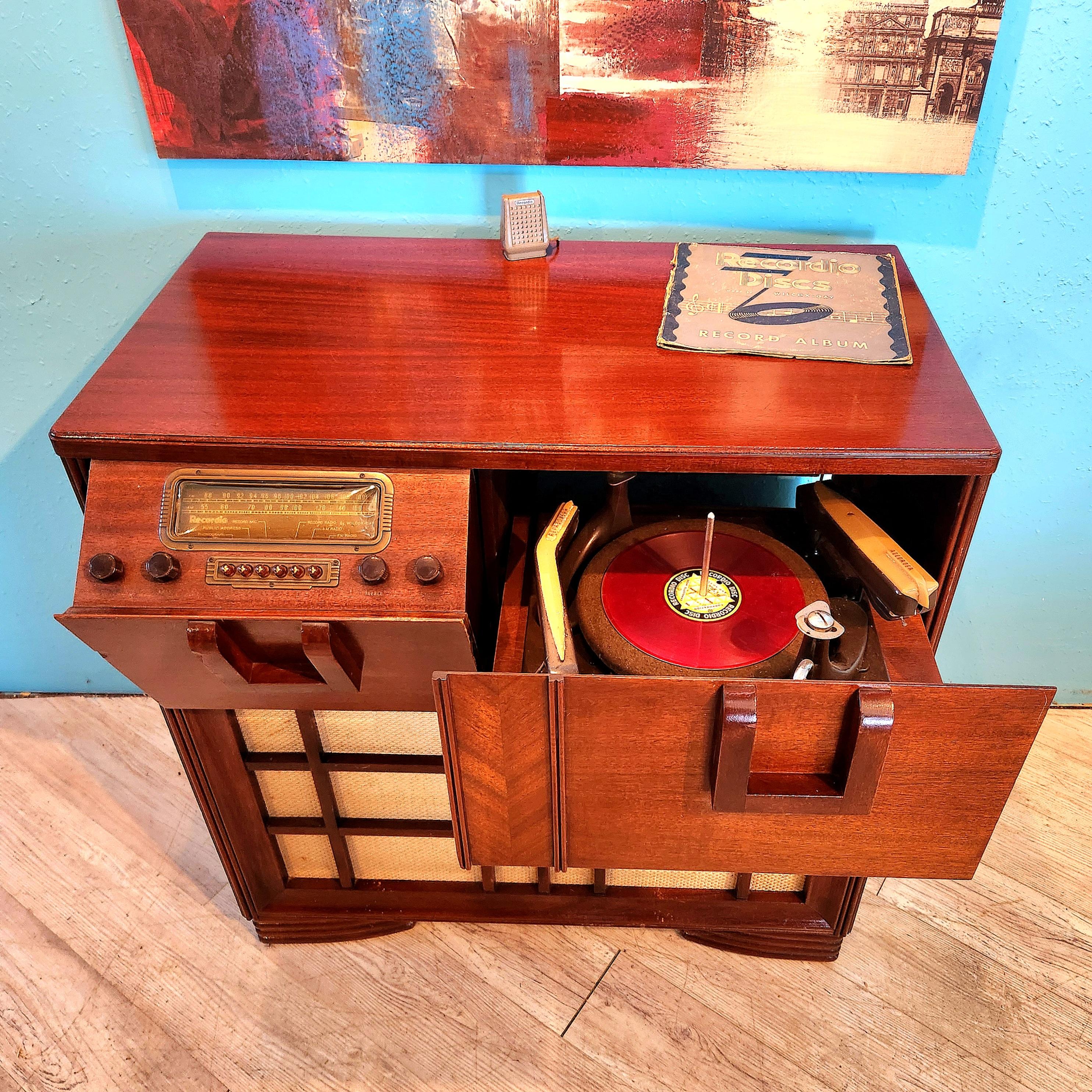 Wilcox-Gay Recordio vintage home recording studio, radio, record player-cutter For Sale 4