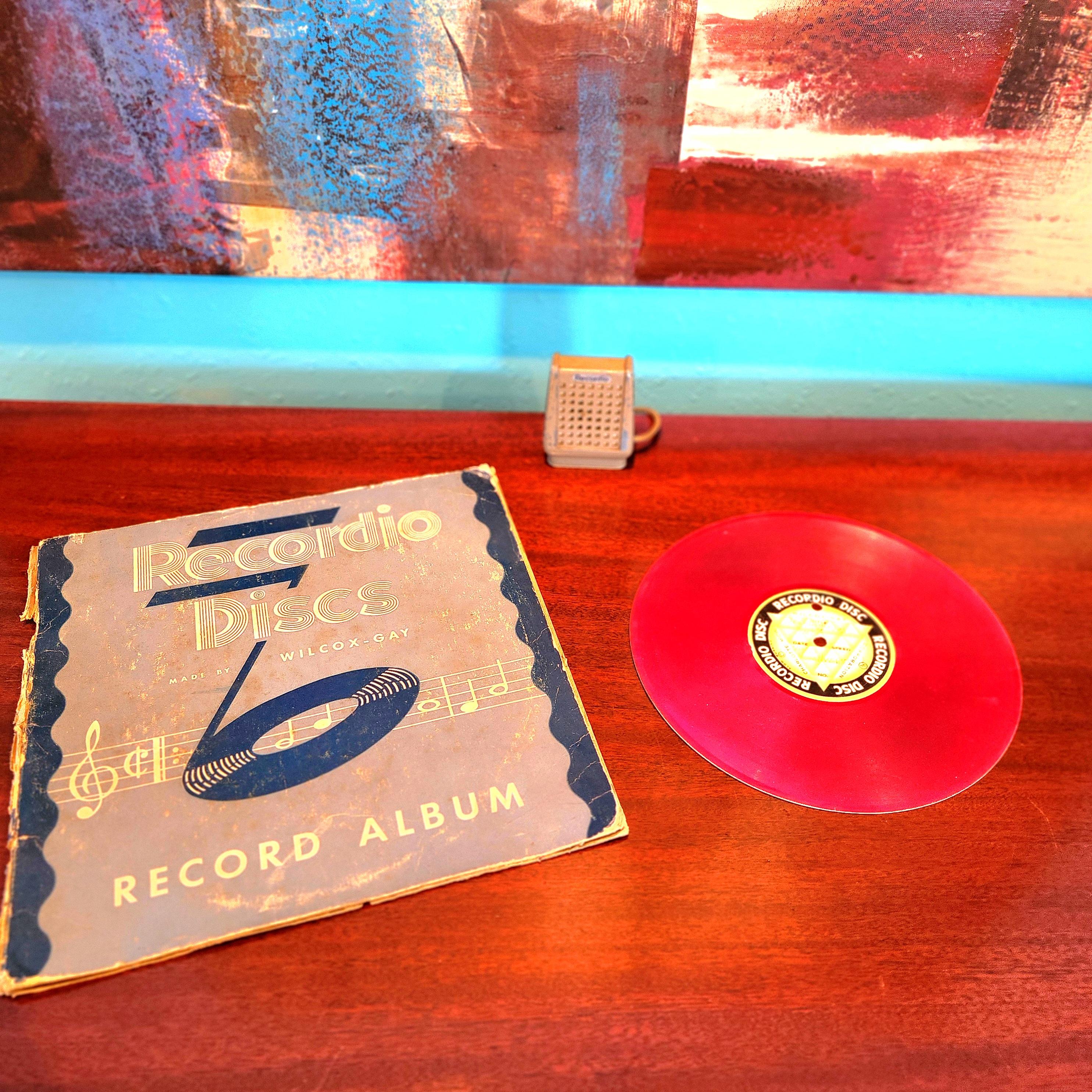 20th Century Wilcox-Gay Recordio vintage home recording studio, radio, record player-cutter For Sale