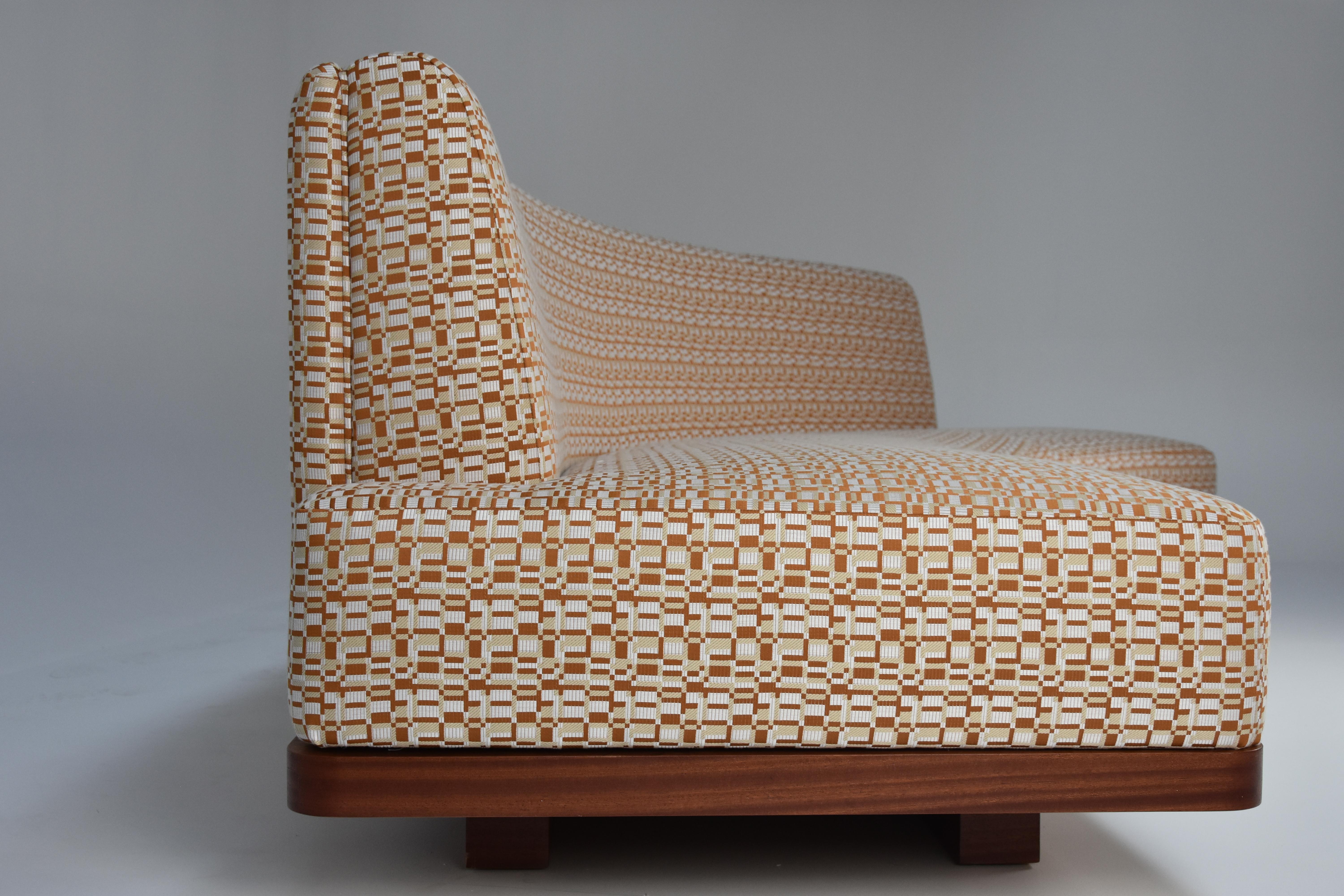 Wild Back Curve Sofa with Geometric Pattern Fabric and Back Cabinet in Wood In New Condition For Sale In Lentate sul Seveso, Monza e Brianza