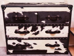 Wildes schwarzes und weißes Kuhfell Medium High Chest