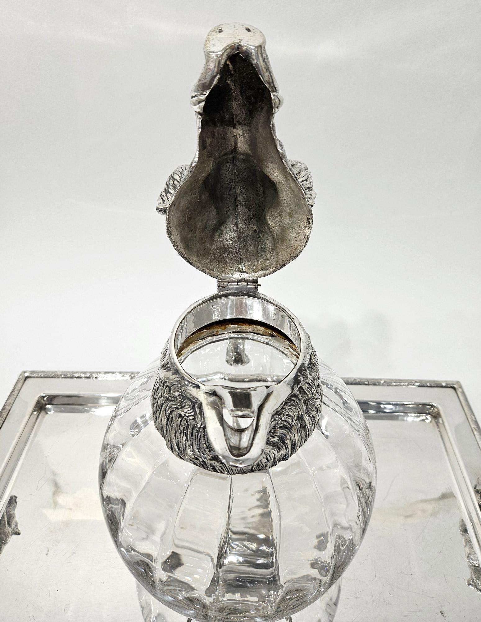 Juego de copas decantador en bandeja de plata con tema de caza del jabalí, c. 1960 en venta 7