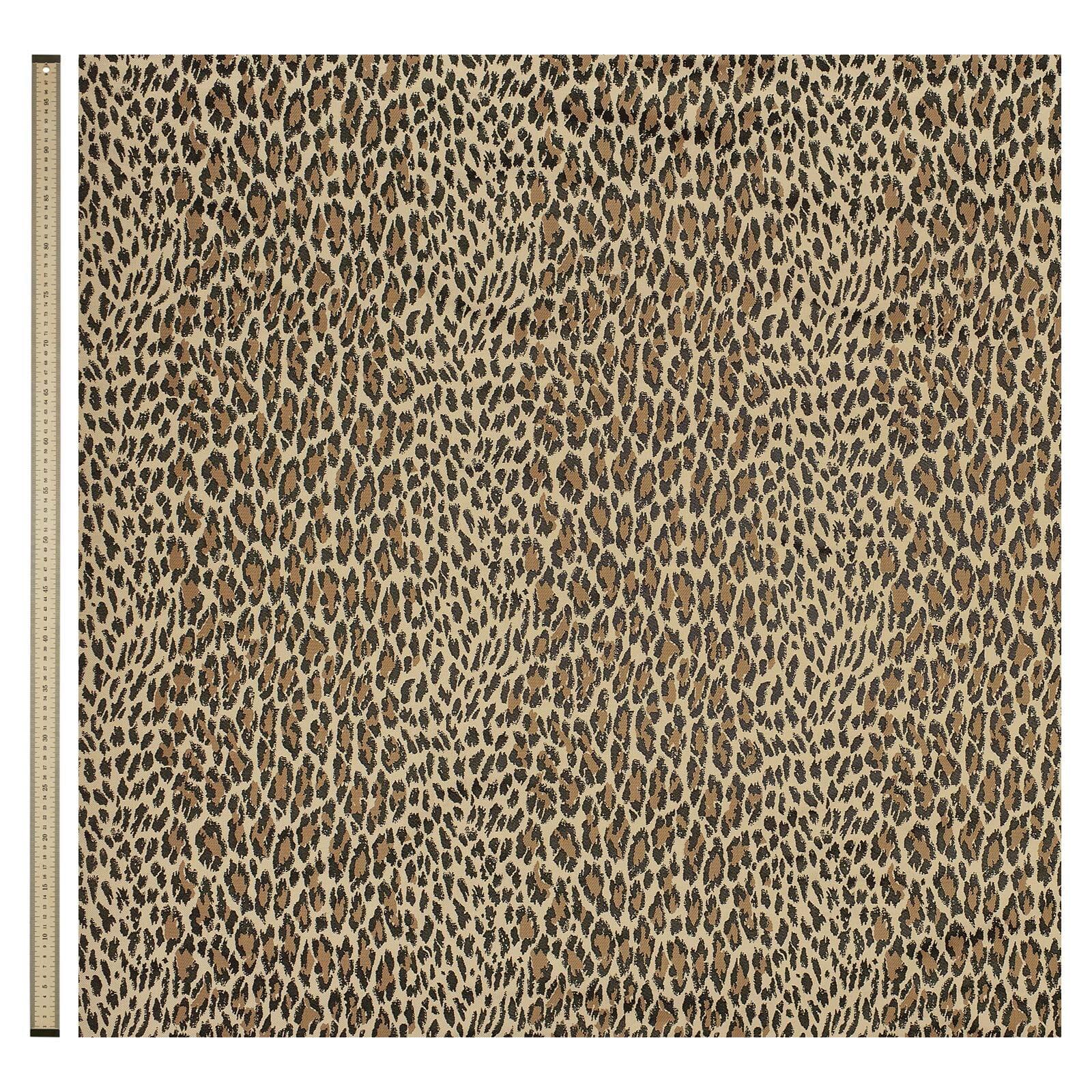 Le nouveau neutre, WILD CARD, est la réimagination par House of Hackney de la tache léopard classique, retravaillée à petite échelle pour un imprimé vraiment polyvalent. Un ajout intemporel à tout intérieur, ce jacquard de coton caramel apportera