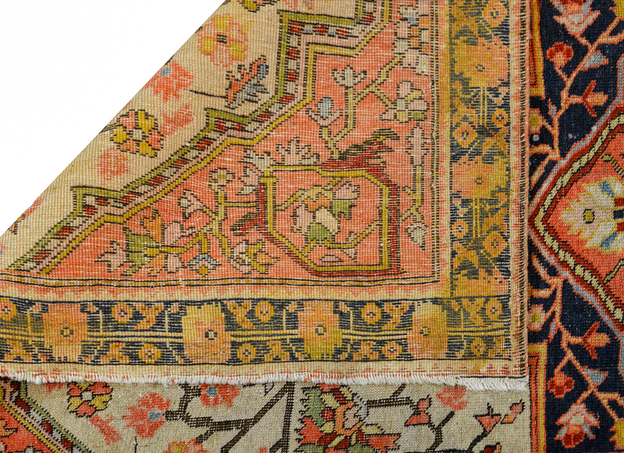 Tapis Farahan sauvage Sarouk du début du XXe siècle en vente 1