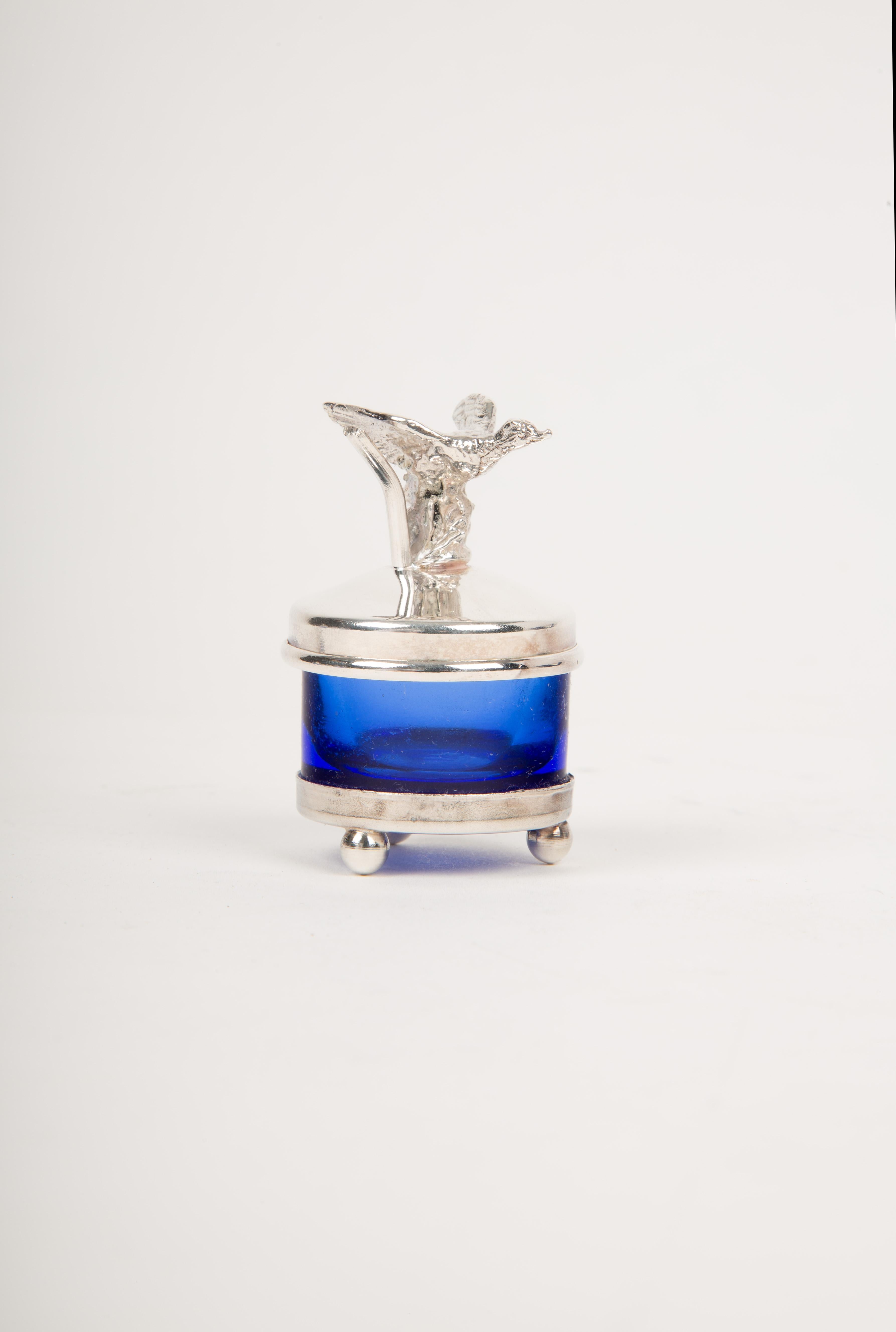 Elegancia Salvaje: Saleros de Cristal Azul con Tarjeteros de Caza Italiano en venta
