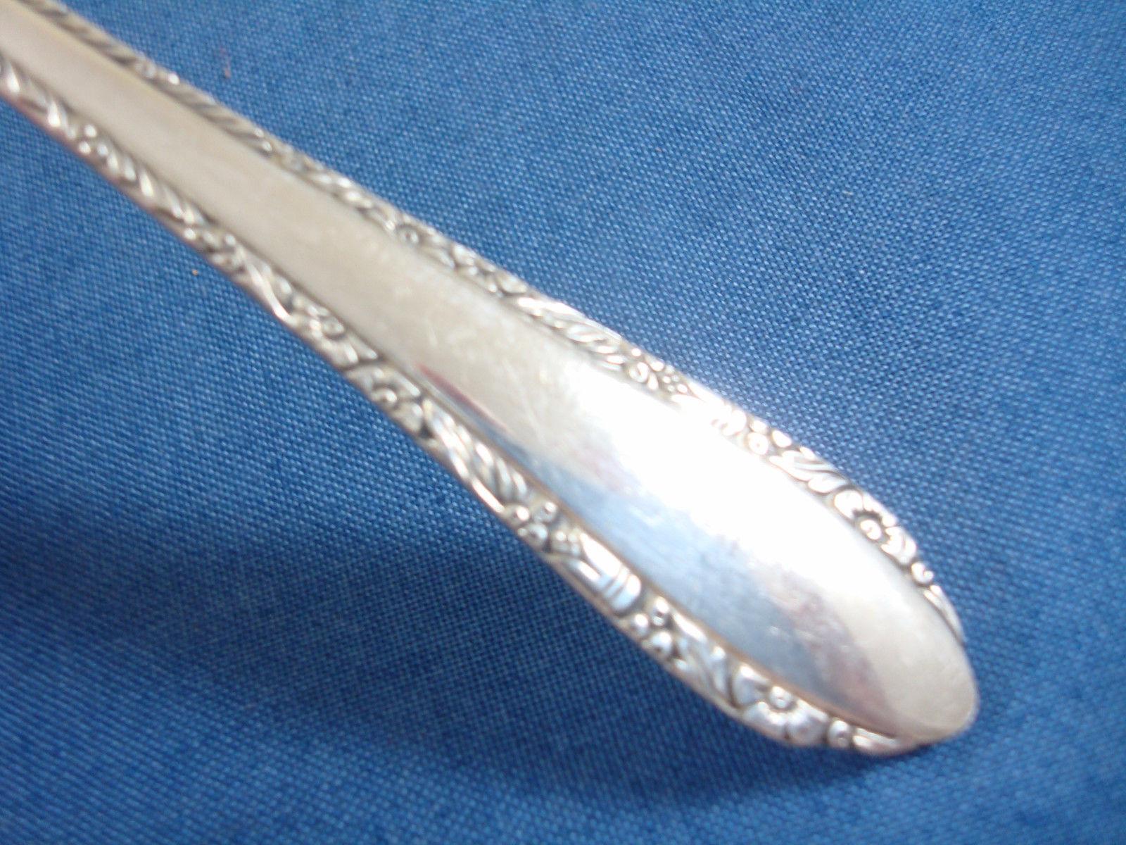 Wild Flower by Royal Crest Silver Set di posate in argento per 8 persone 32 pezzi In condizioni ottime in vendita a Big Bend, WI