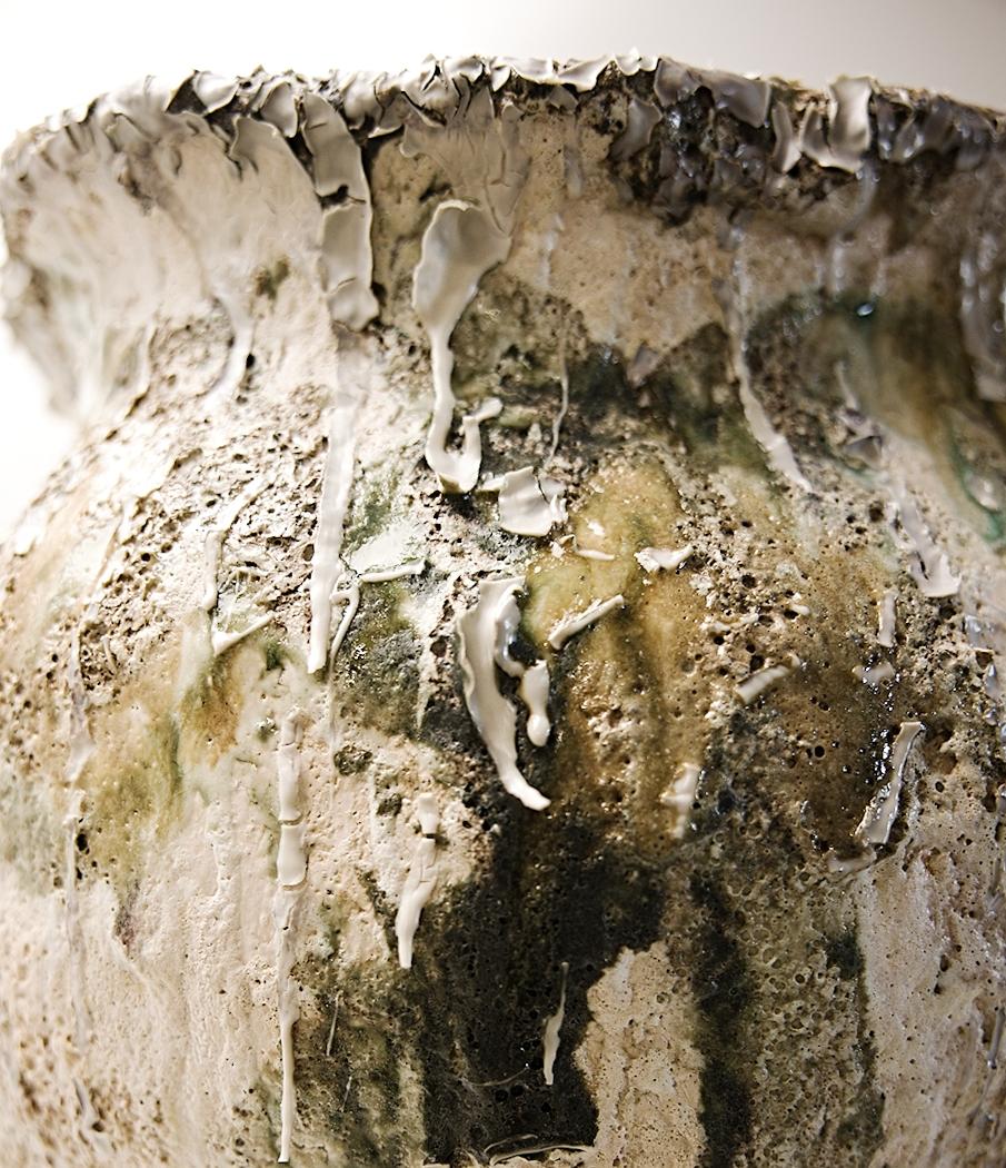 Vaso Wild Garden fatto a mano - Vaso in gres di grandi dimensioni in vendita 5