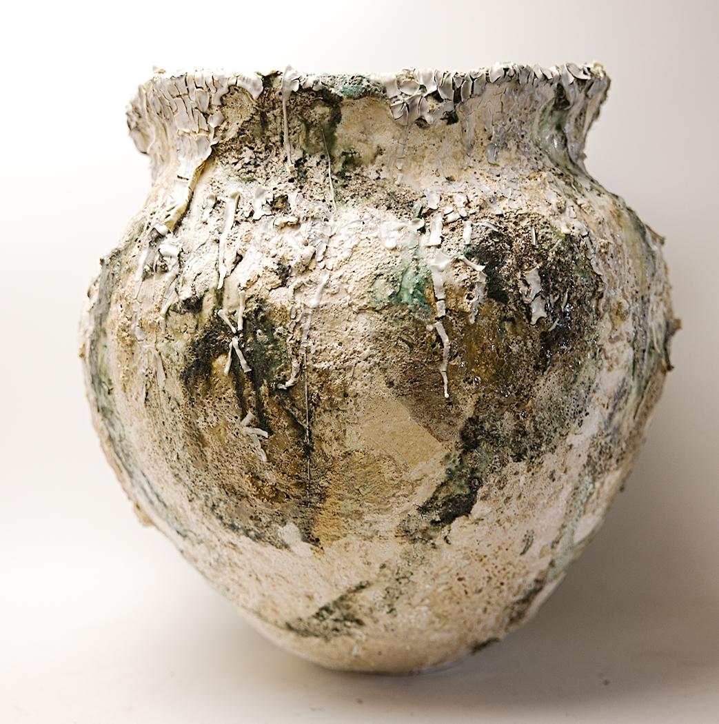 Organico moderno Vaso Wild Garden fatto a mano - Vaso in gres di grandi dimensioni in vendita