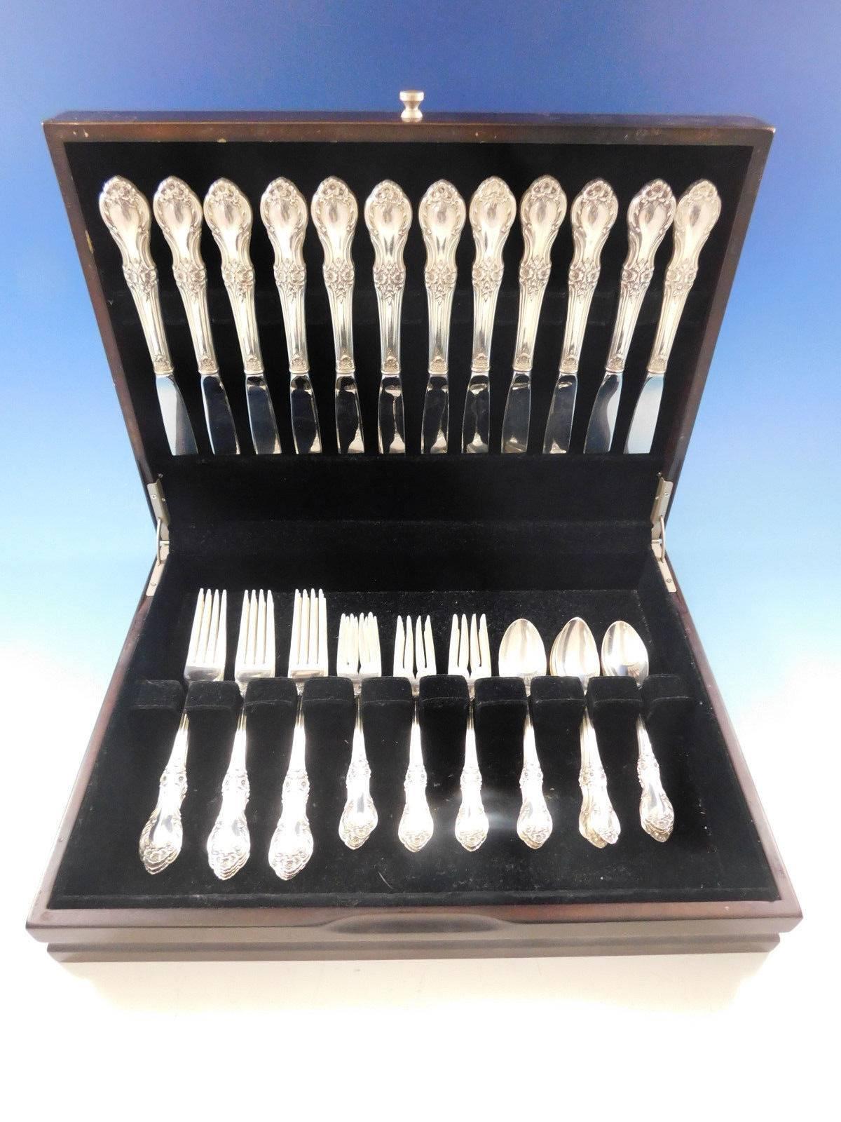 Grand Colonial by Wallace sterling silver Flatware set, 48 pieces. This set includes:

12 Knives, 8 3/4