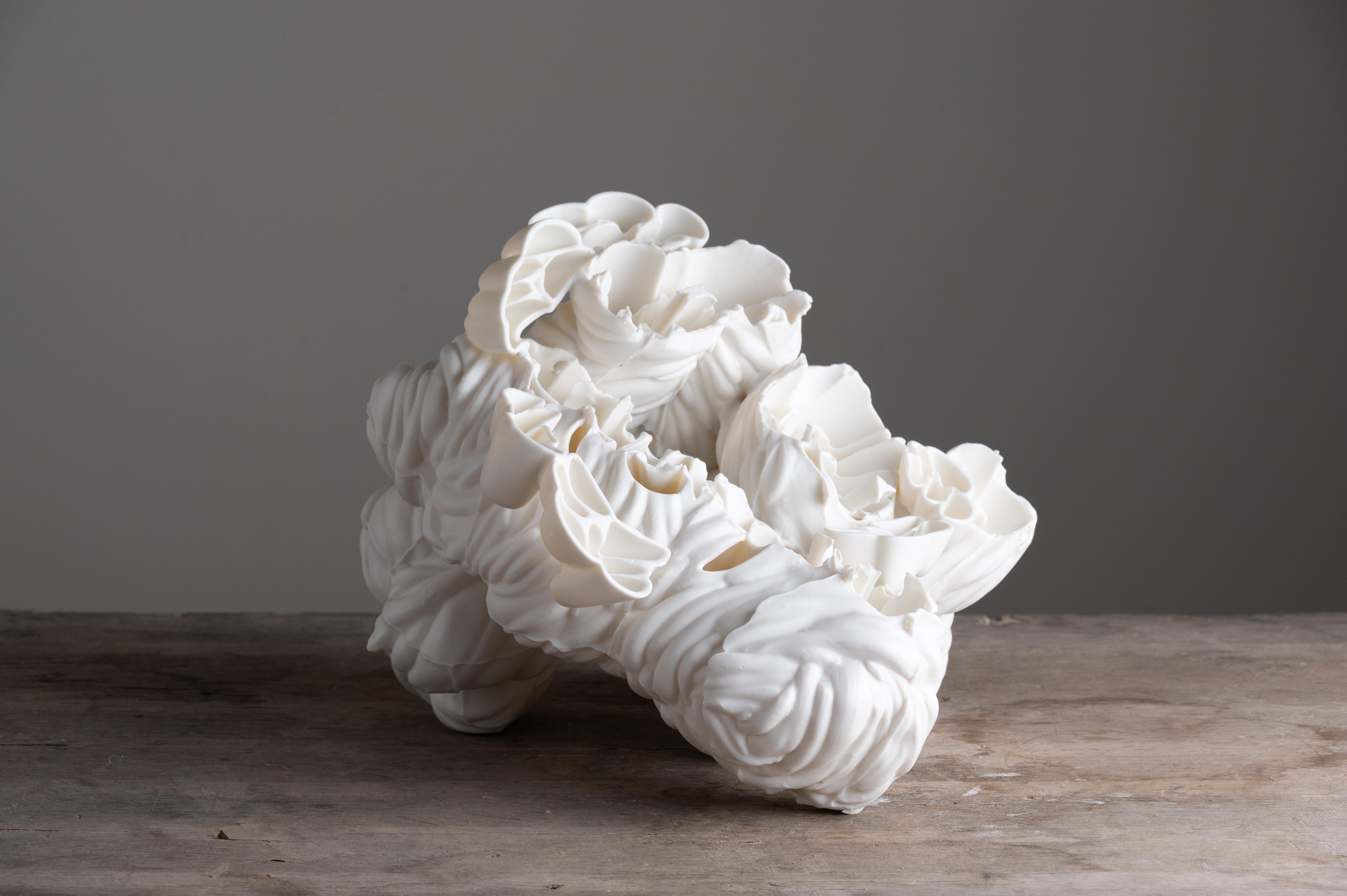 Ungherese Scultura Wild Rose Reel II di Zsolt József Simon in vendita