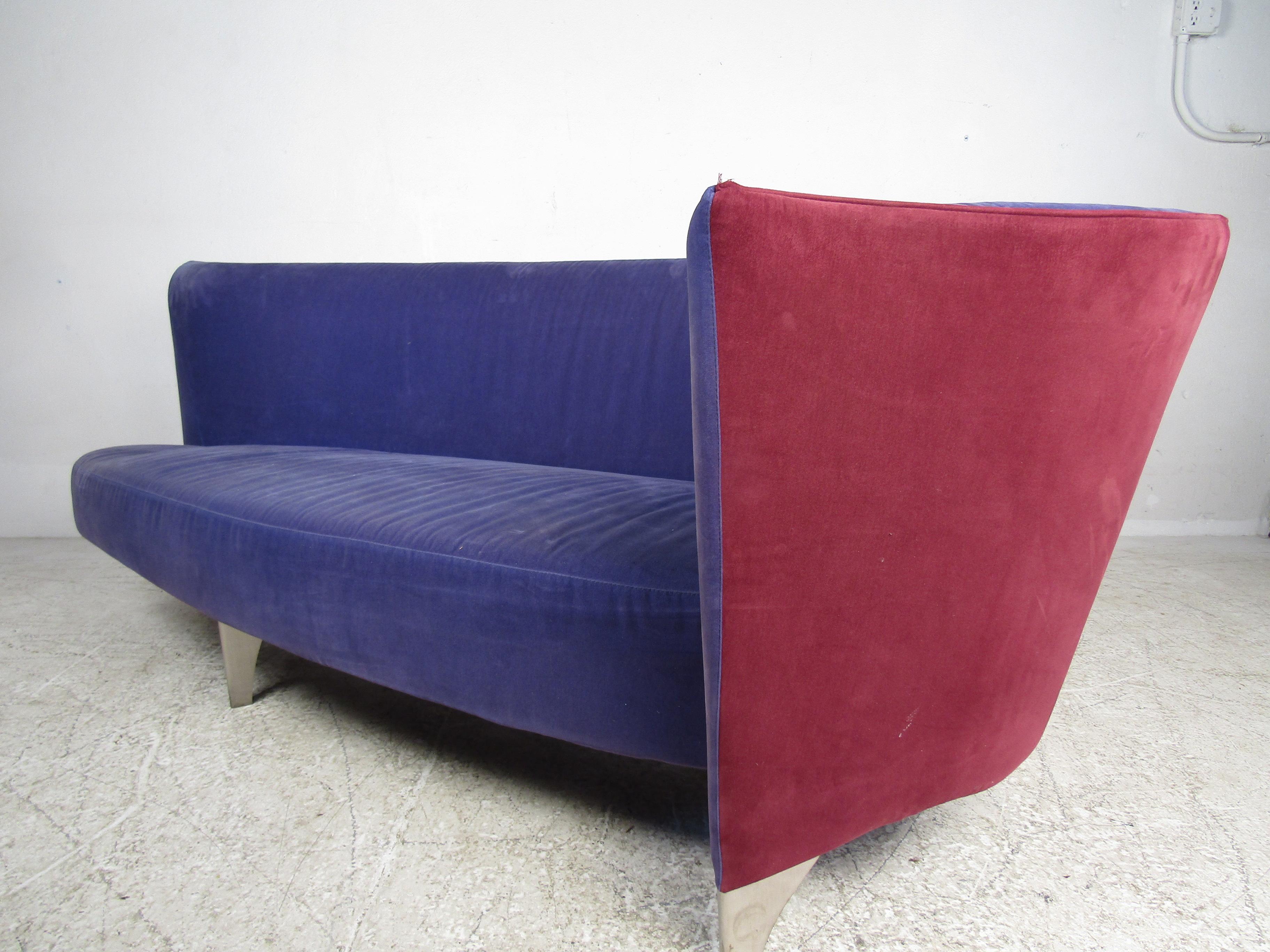 Mid-Century Modern Wild Sculpted Two-Tone Italian Sofa/Daybed with Metal Legs