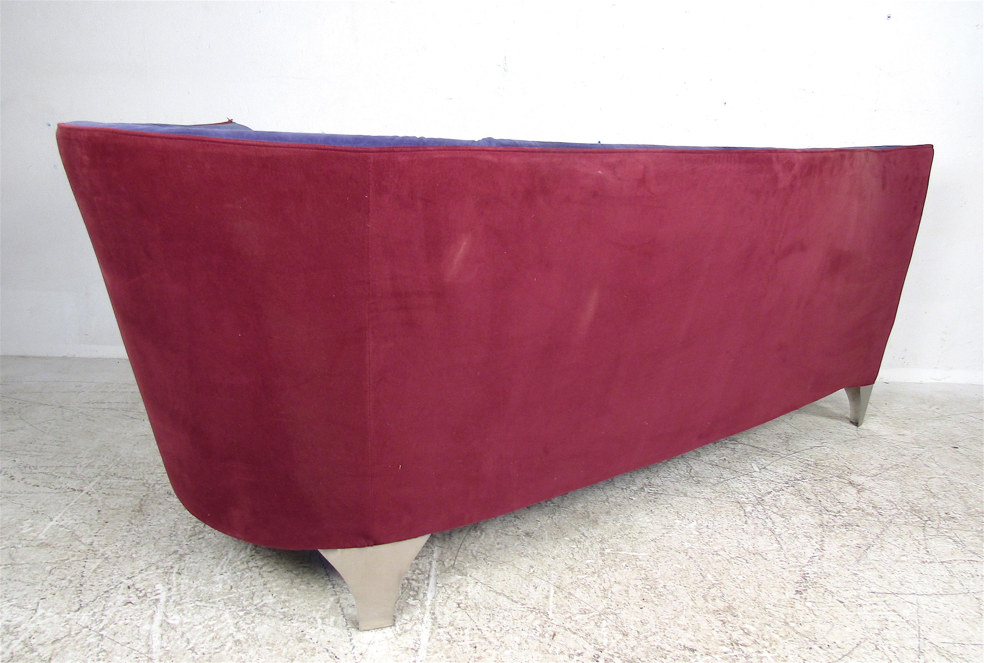 Wild Sculpted Two-Tone Italian Sofa/Daybed with Metal Legs In Good Condition In Brooklyn, NY