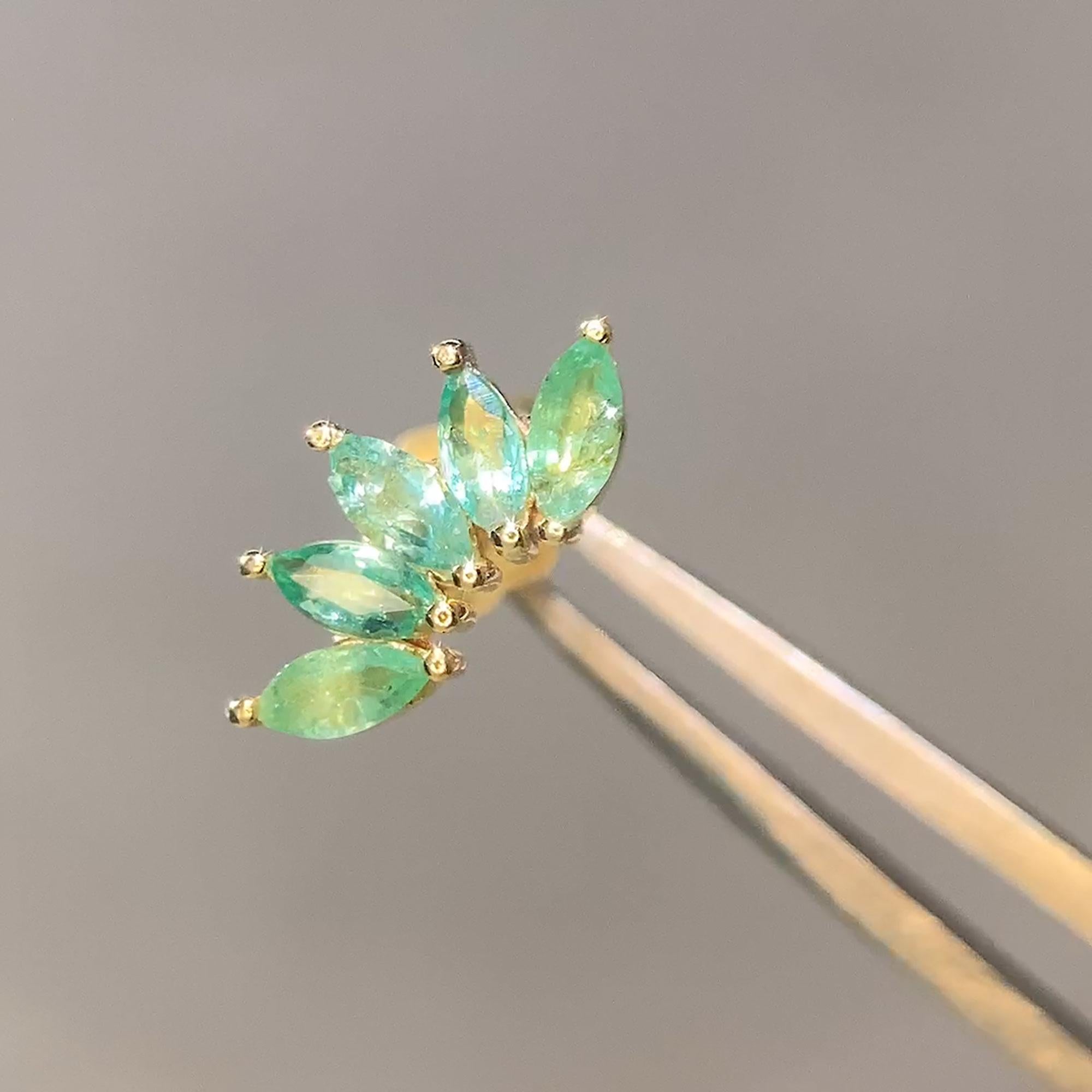 Contemporary Wild Side 18k Emerald Gold Stud Earrings For Sale