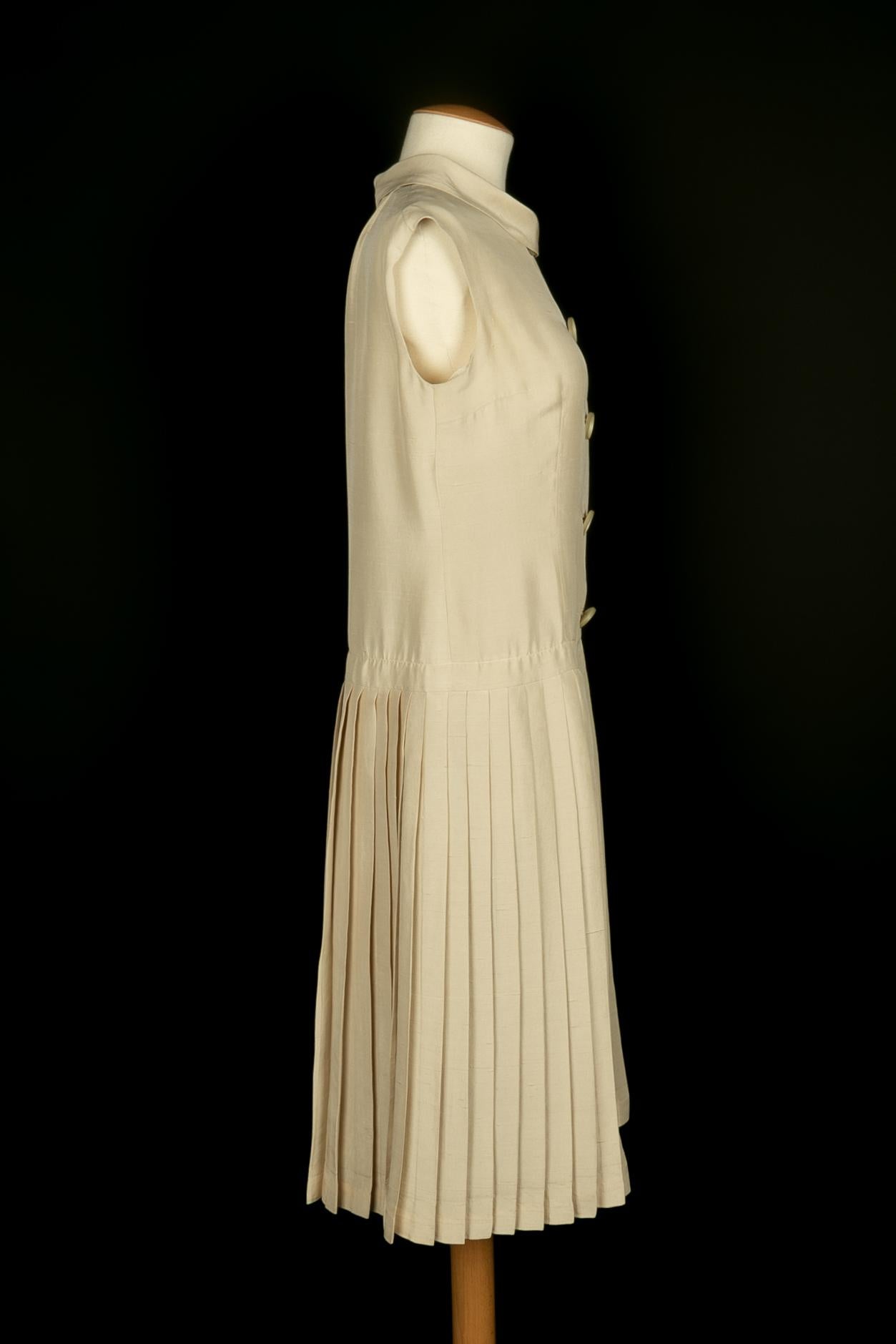 Wildseidenkleid 1960er Jahre im Zustand „Gut“ im Angebot in SAINT-OUEN-SUR-SEINE, FR
