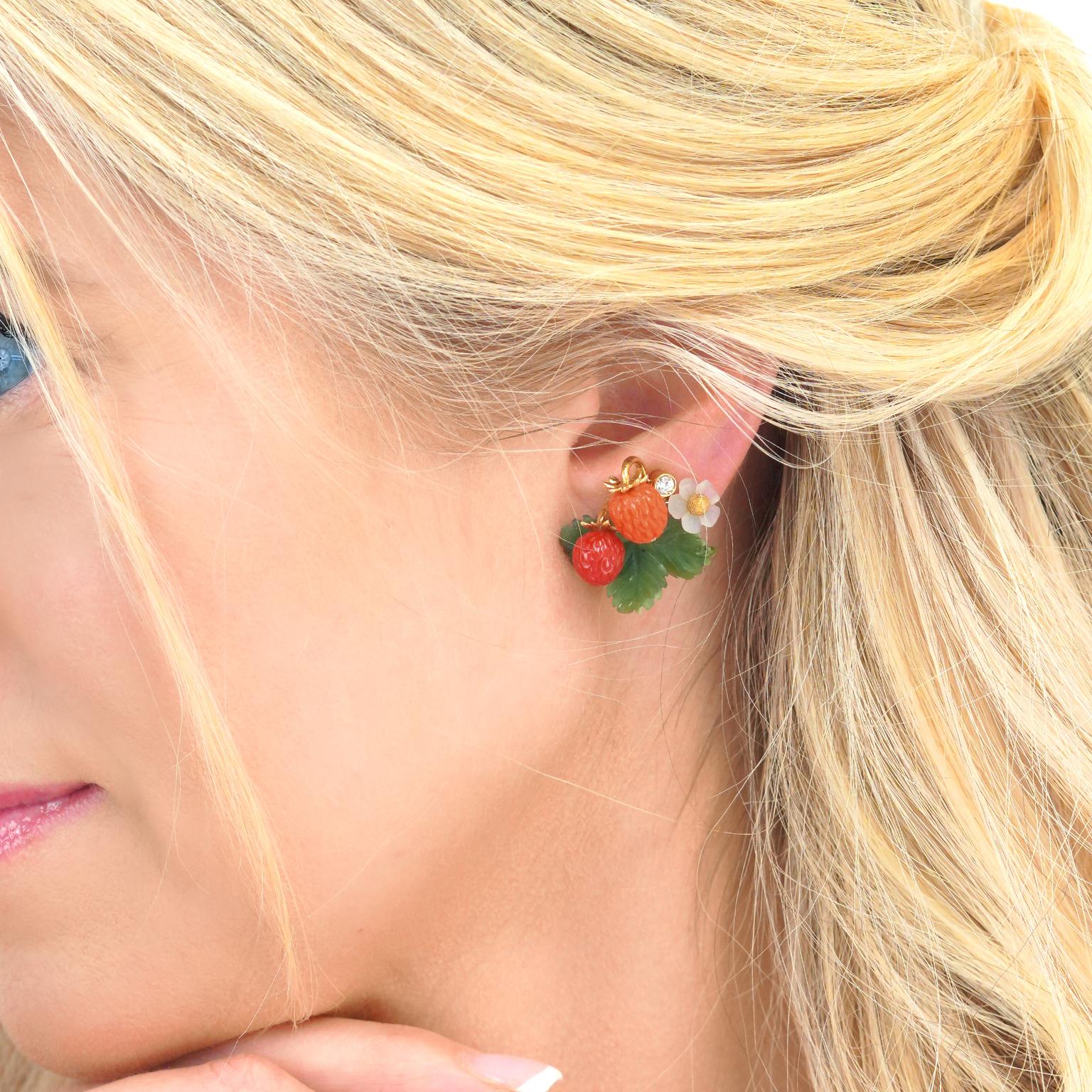 Wild-Erdbeeren Hartstein-Ohrringe im Zustand „Hervorragend“ in Litchfield, CT