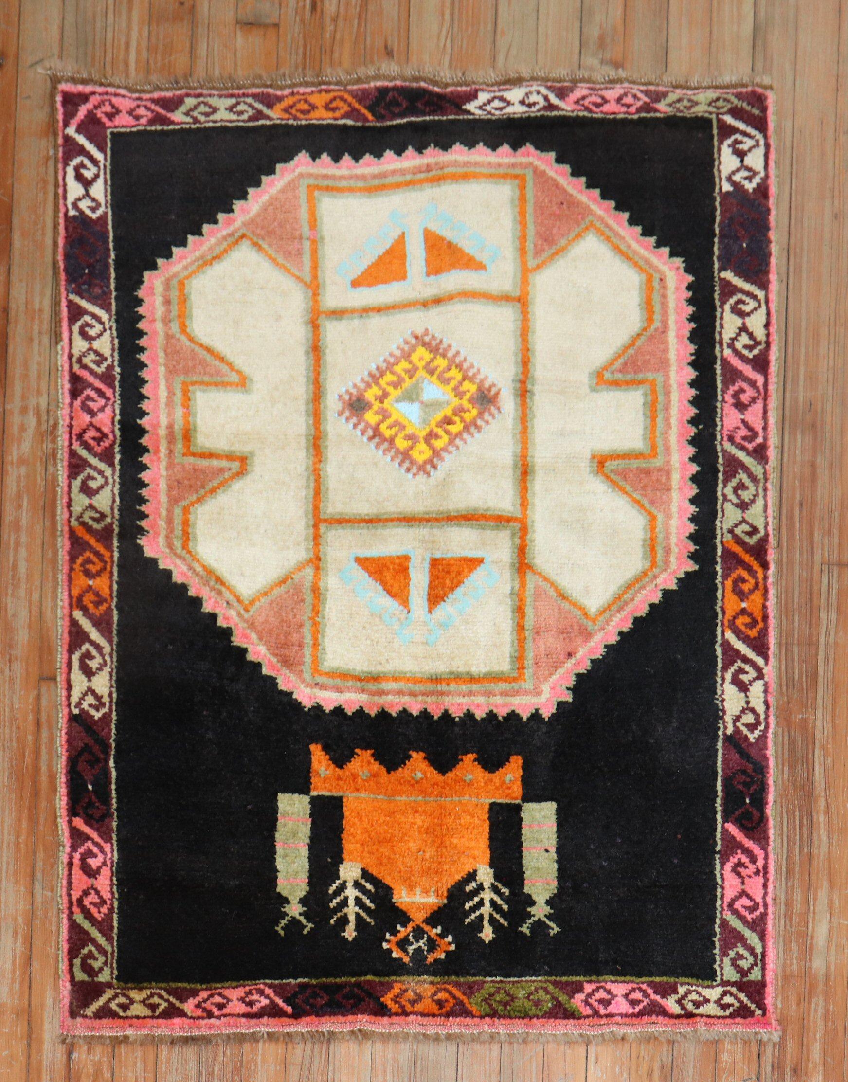 Scatter size Vintage Turkish Kars Anatolian Rug from the 3rd quarter of the 20th century
A statement piece might be best to start your room around the rug.

Measures: 3'2