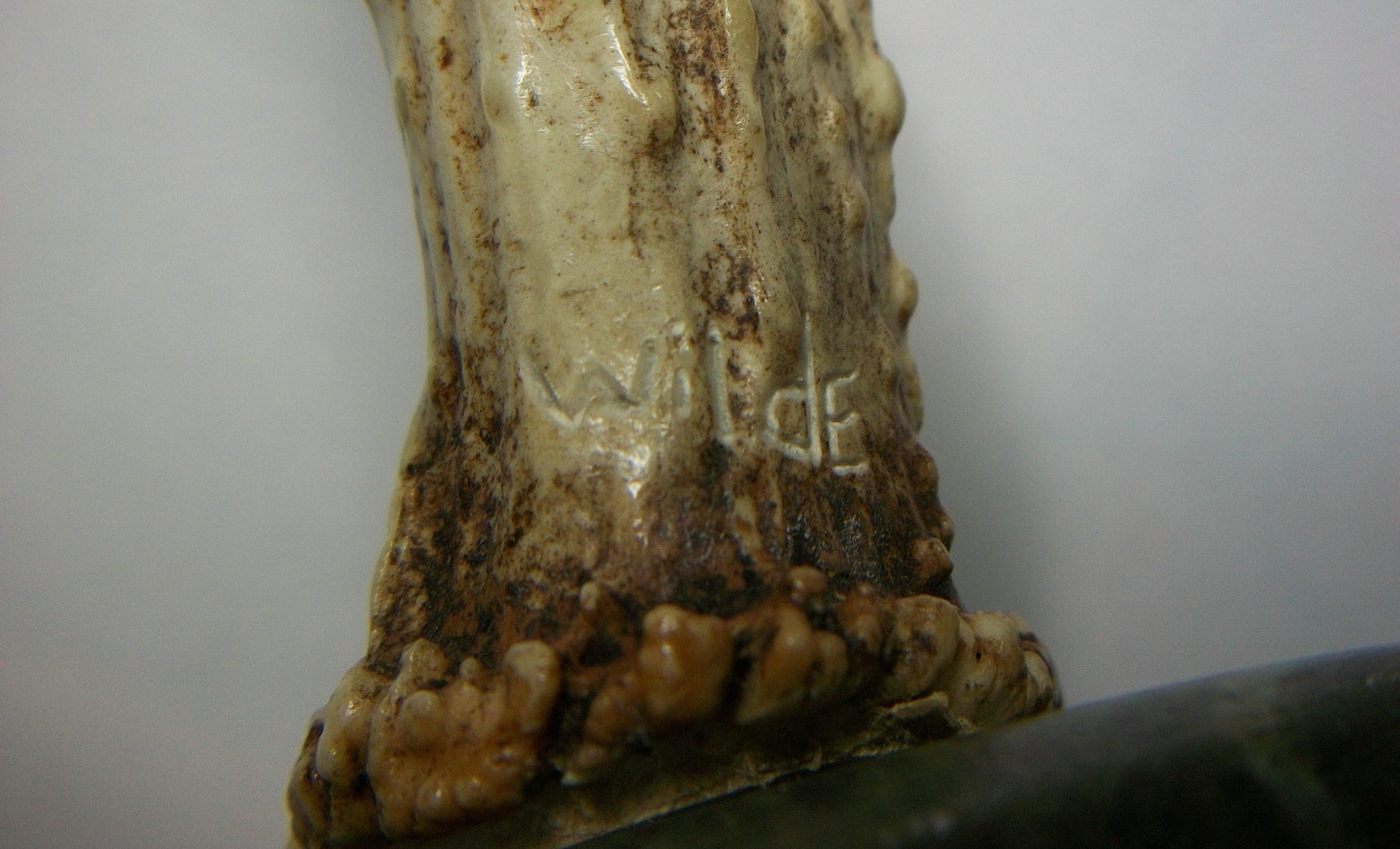 WILDE - Inuit Deer Antler & Stone Carving of an Eagle - Canada - Circa 2004 For Sale 13