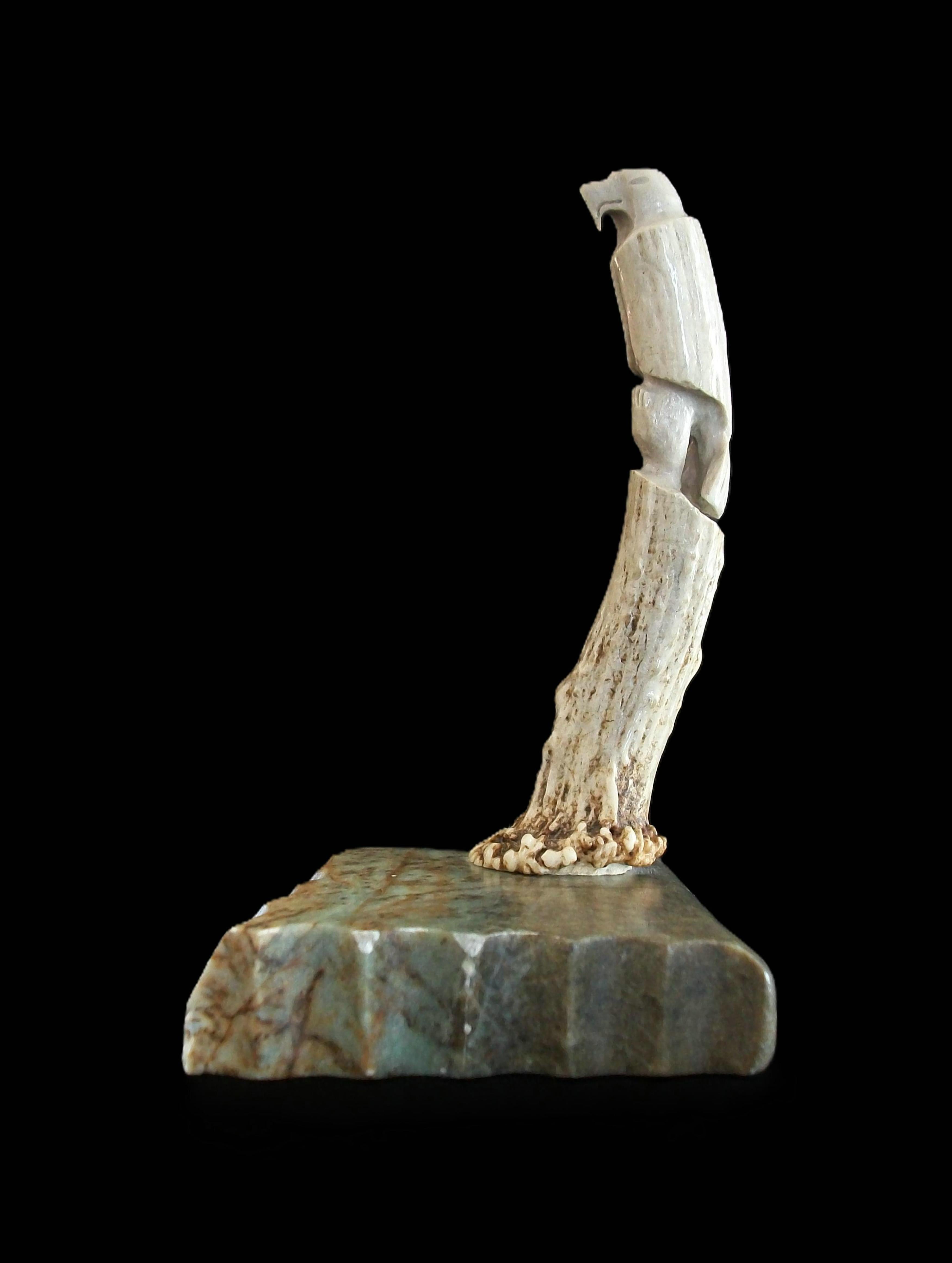 WILDE - Inuit Deer Antler & Stone Carving of an Eagle - Canada - Circa 2004 In Good Condition For Sale In Chatham, ON