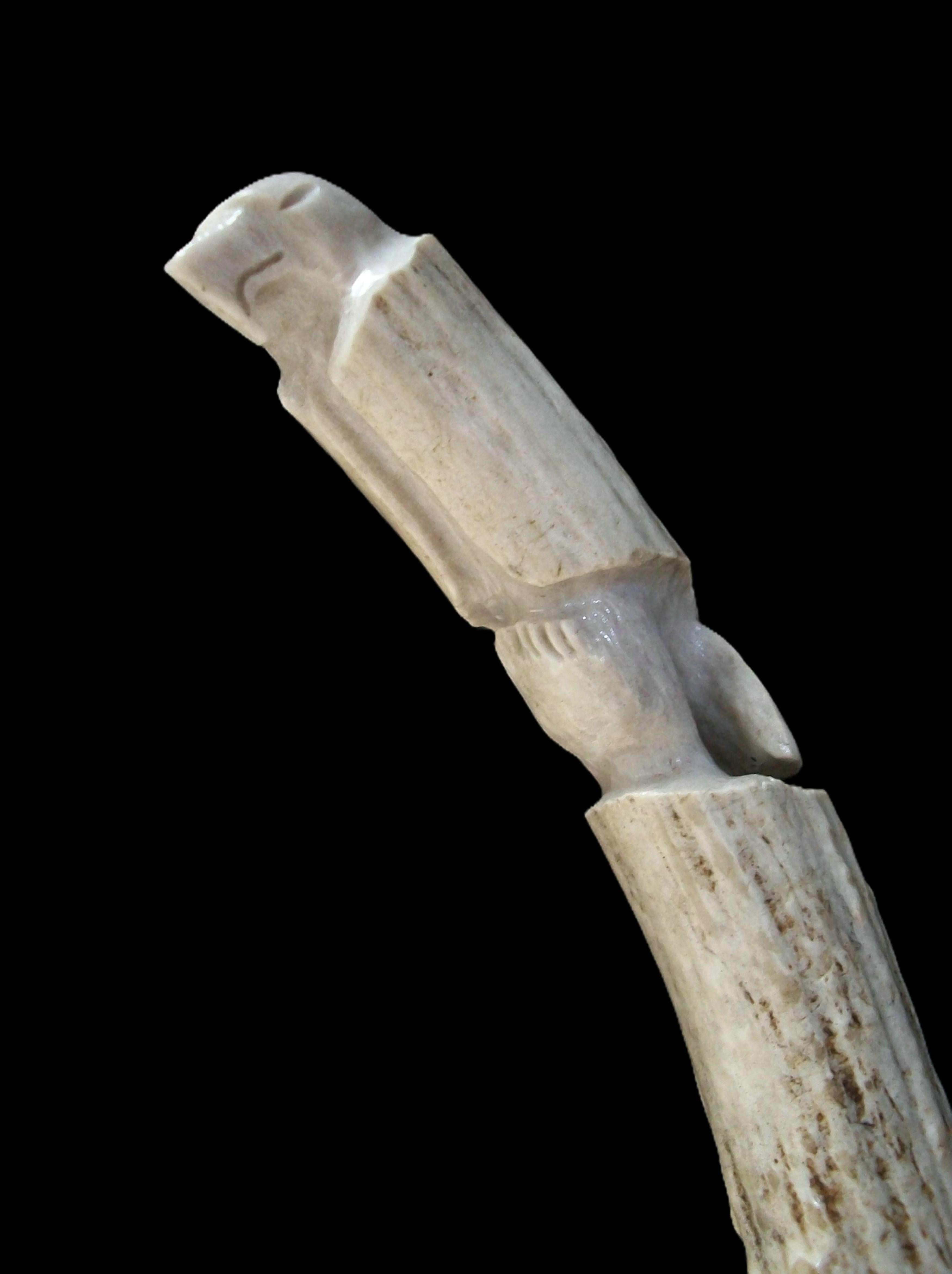 WILDE - Inuit Deer Antler & Stone Carving of an Eagle - Canada - Circa 2004 For Sale 1