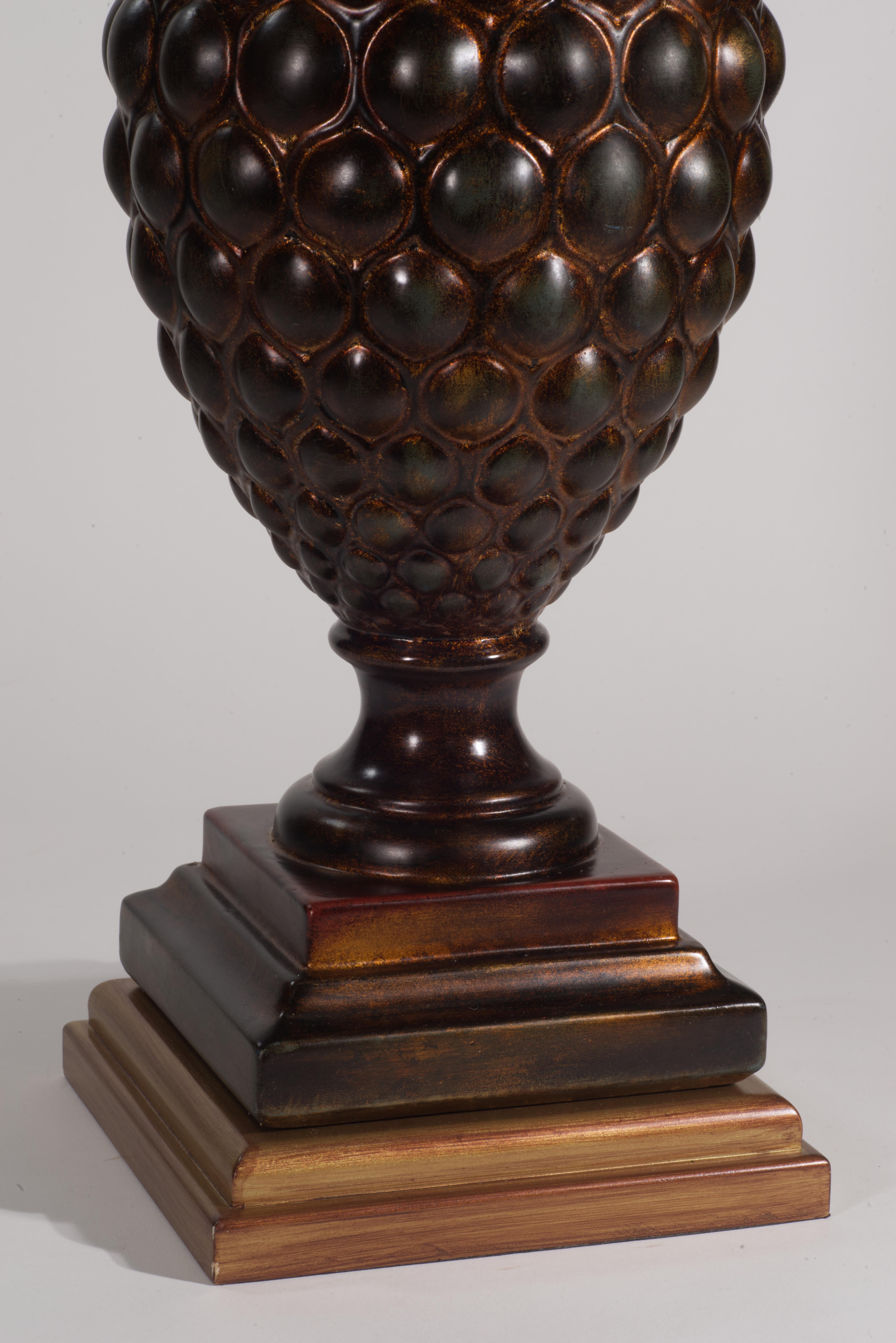 Wildwood Lamps, lampe de table en forme d'urne sculpturale en céramique d'époque en vente 6