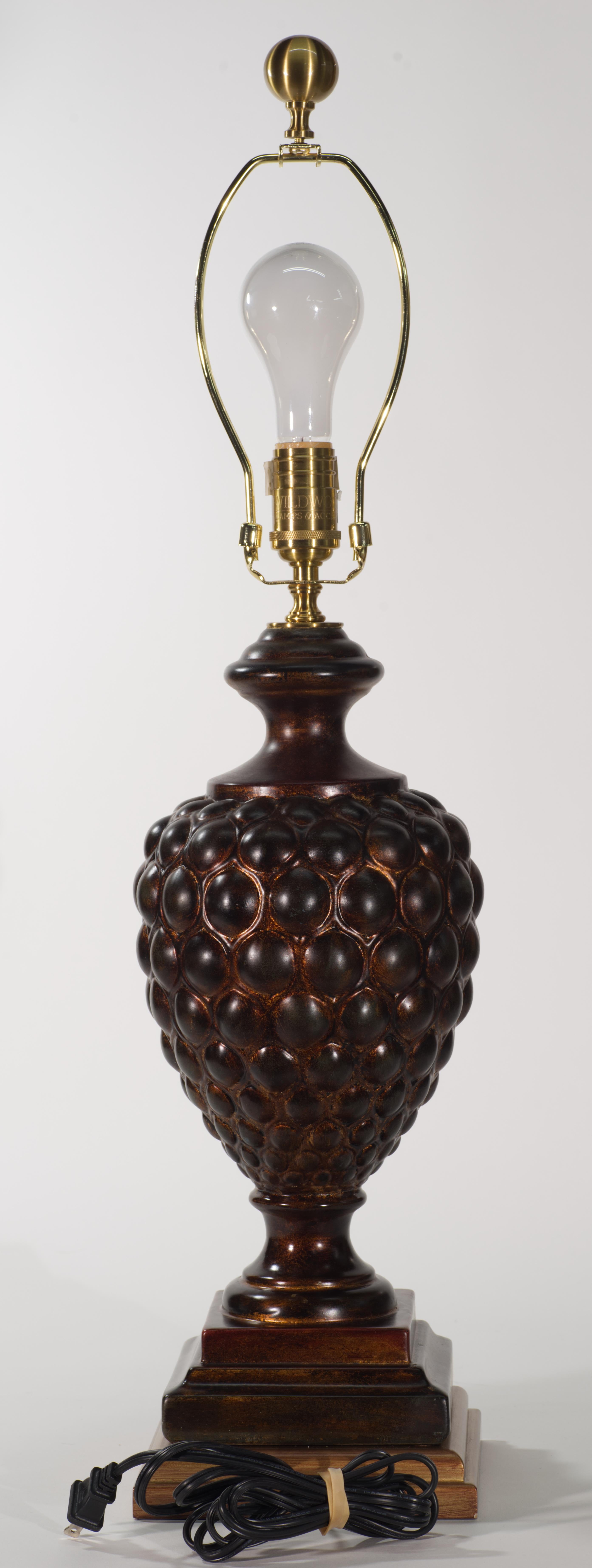 Vernissé Wildwood Lamps, lampe de table en forme d'urne sculpturale en céramique d'époque en vente