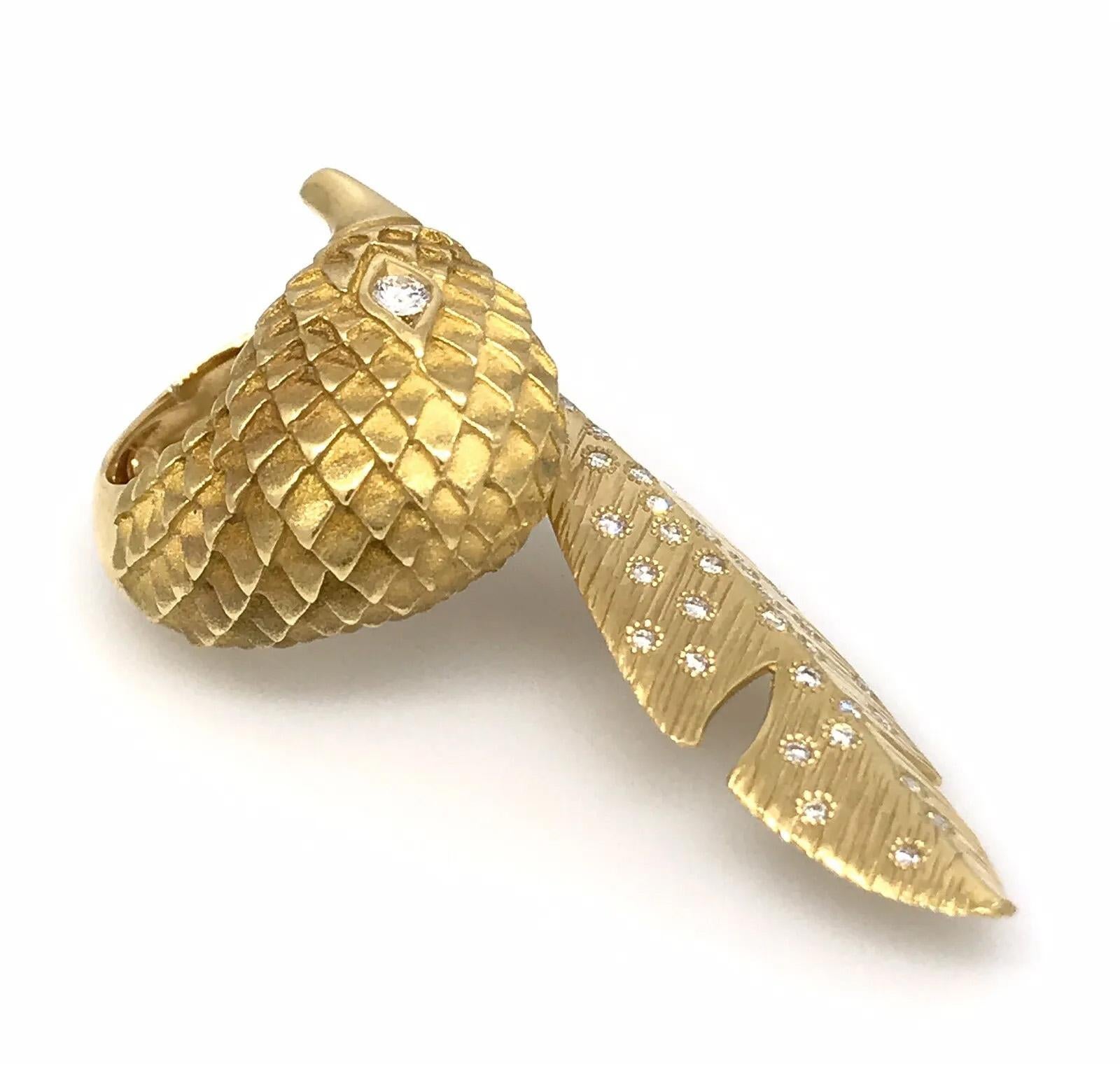 Wilfredo Rosado Bird and Feather Ring with Diamonds in 18k Yellow Gold In Excellent Condition For Sale In La Jolla, CA