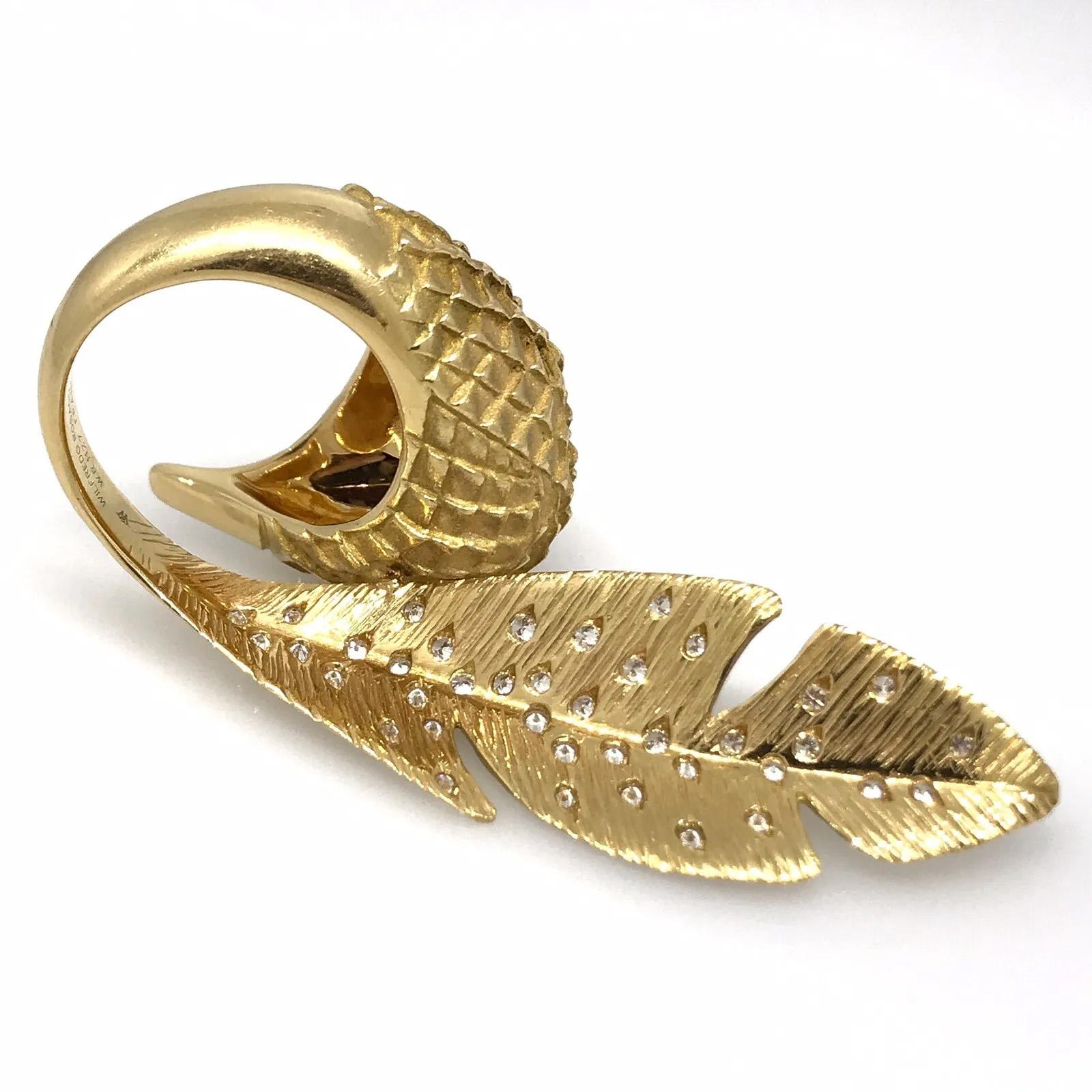 Women's Wilfredo Rosado Bird and Feather Ring with Diamonds in 18k Yellow Gold For Sale