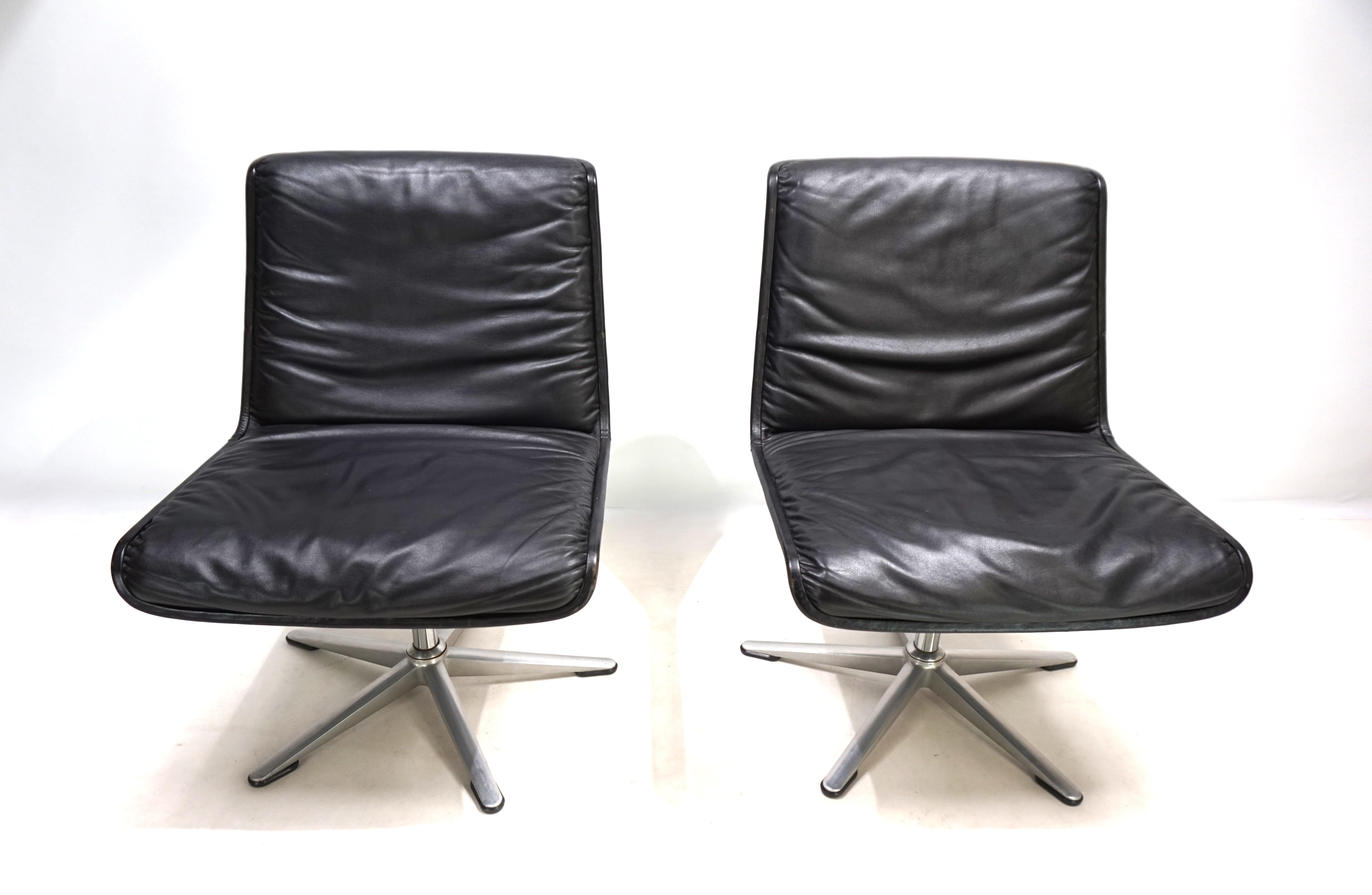 Mid-Century Modern Wilkhahn Delta set of 2 leather conference / dining chairs by Delta, 1960 For Sale